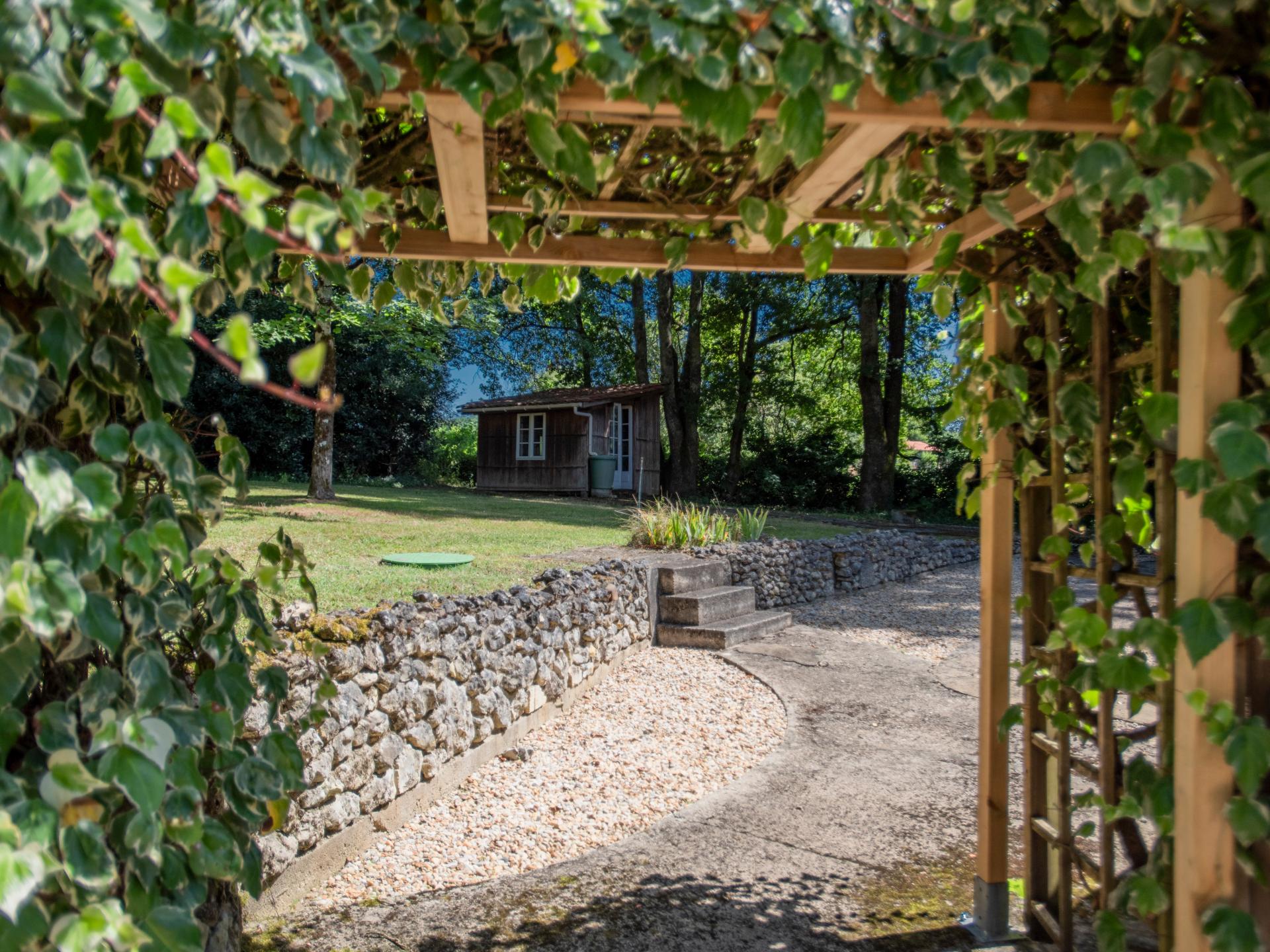 7-persoons modern vakantiehuis met zwembad in Aubeterre sur Dronne - foto 45