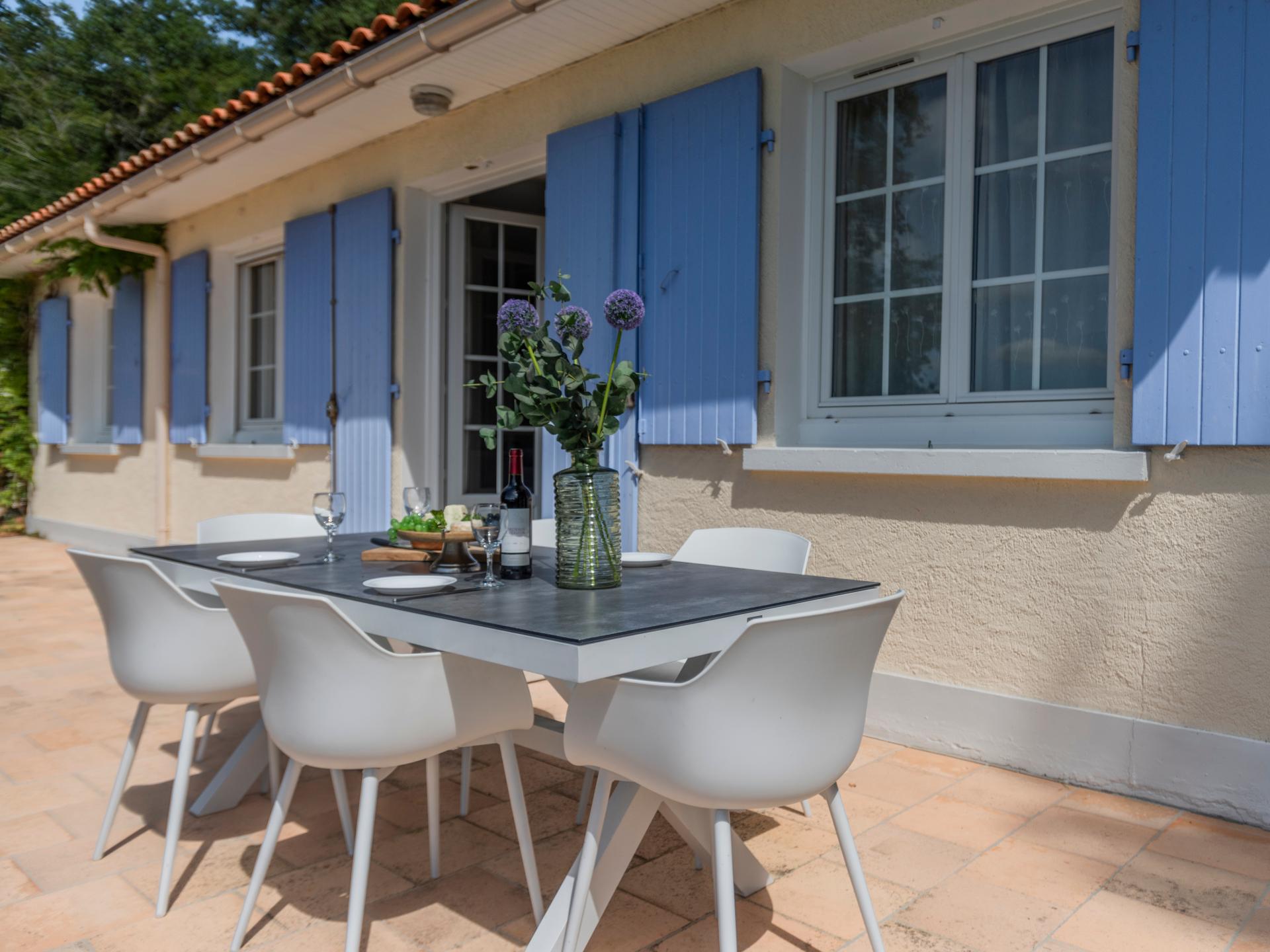 7-persoons modern vakantiehuis met zwembad in Aubeterre sur Dronne - foto 29