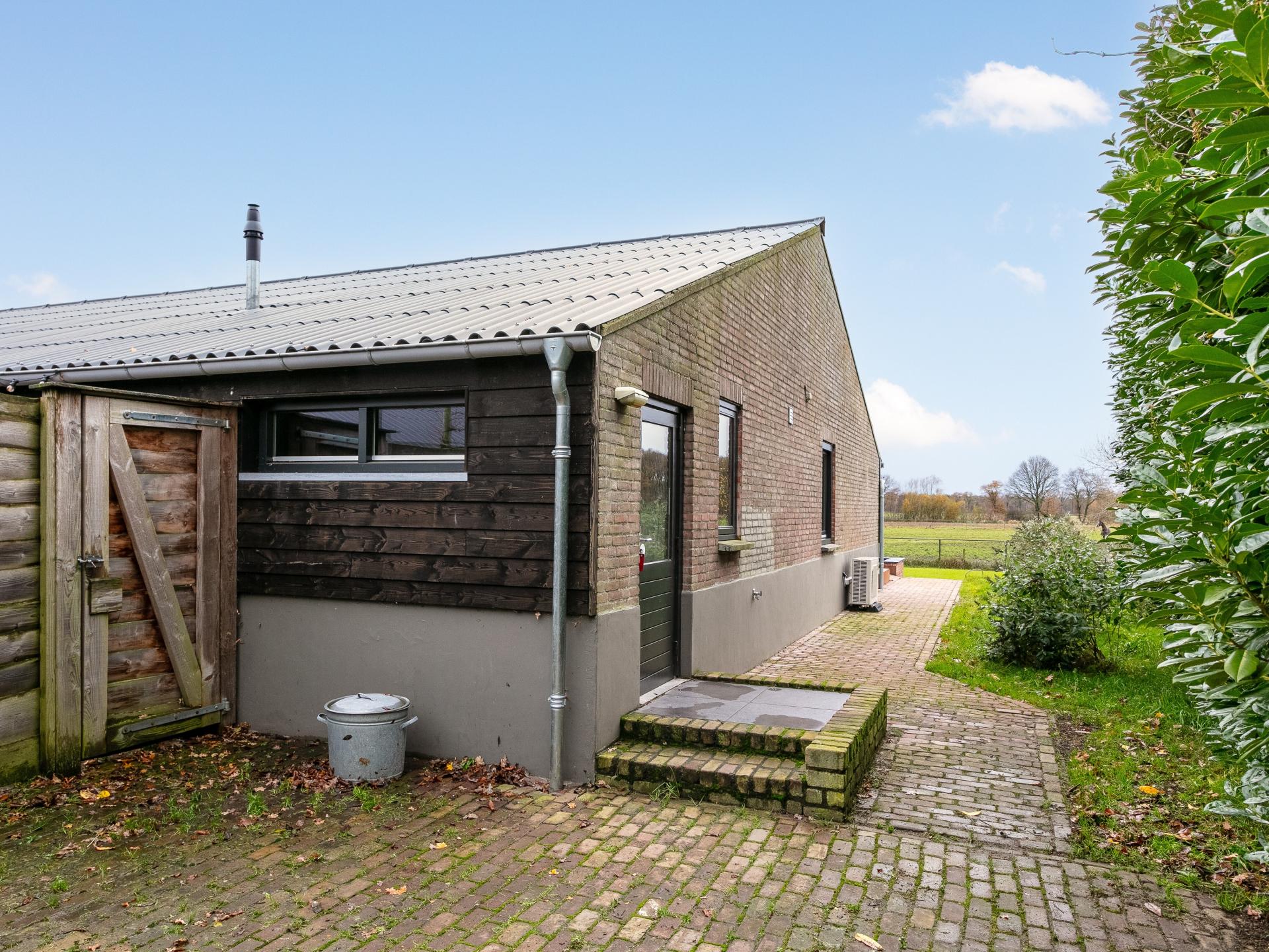 Luxe familiehoeve met paardenstal in Brabants landschap, 12 pers - foto 47