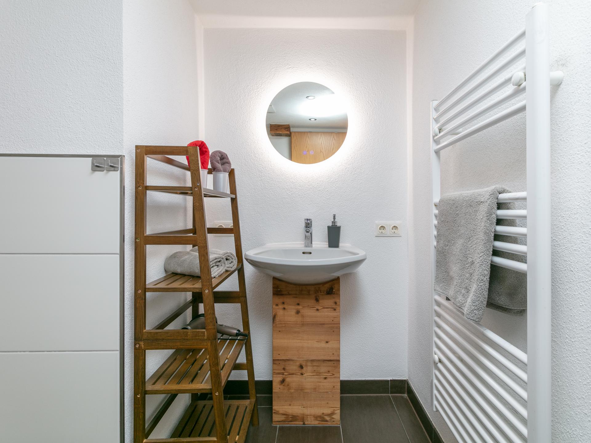 Op 600 m van de piste: gezellig appartement in Itter voor 3 personen - foto 5