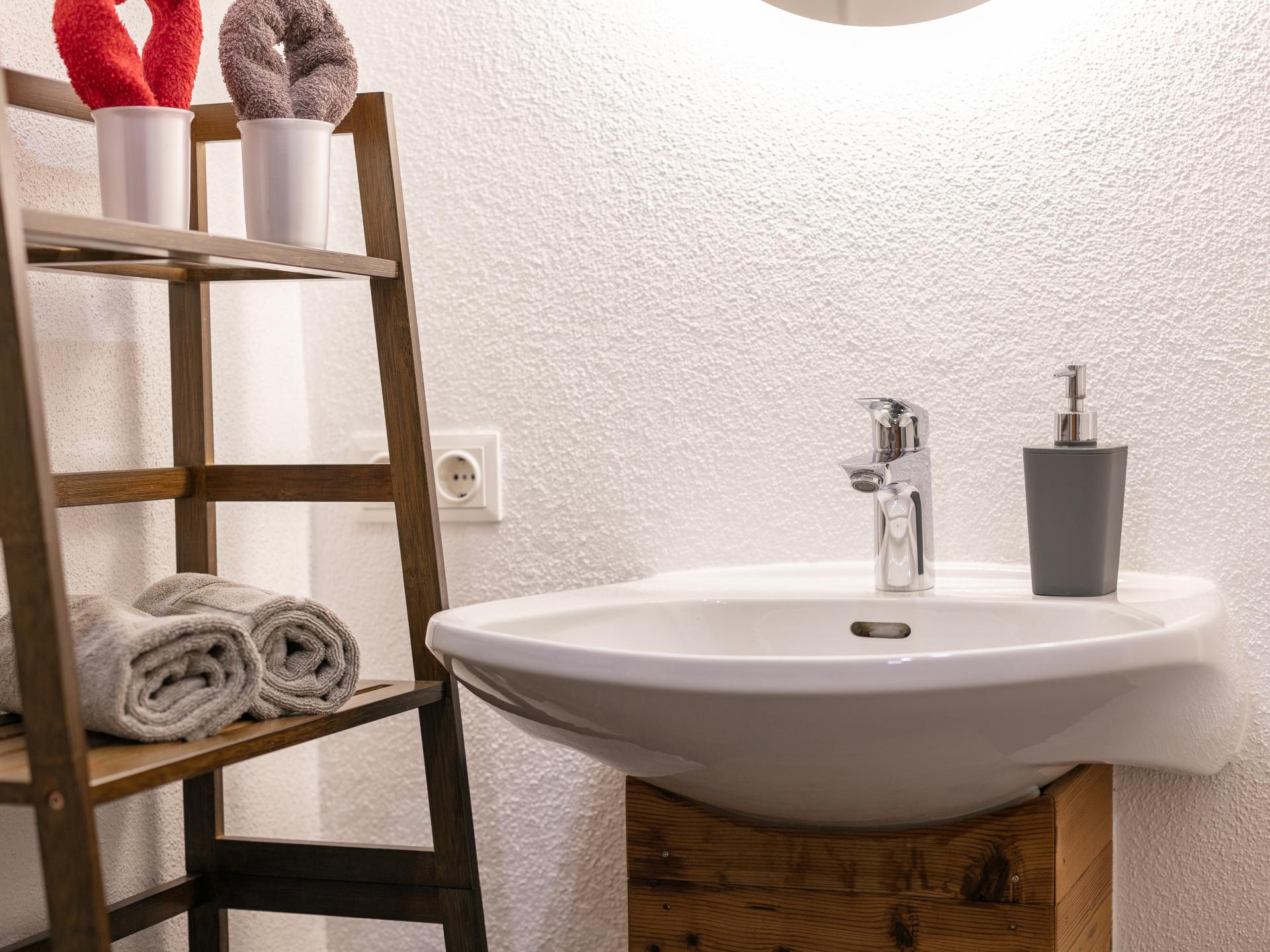 Op 600 m van de piste: gezellig appartement in Itter voor 3 personen - foto 10