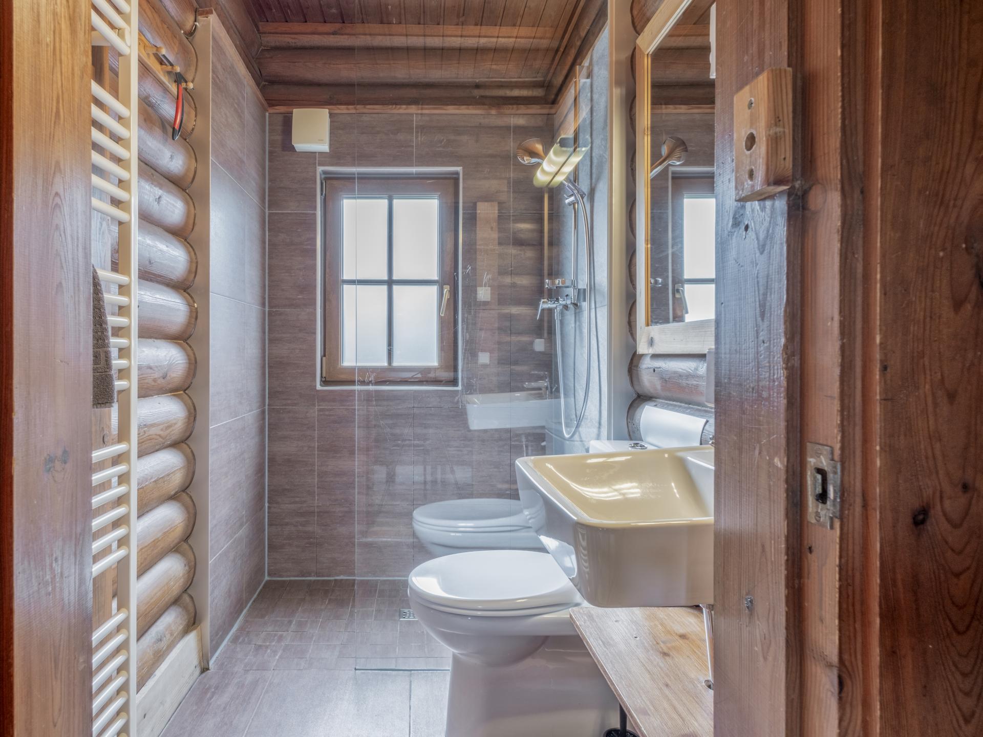 Aan de piste: Vrijstaand houten chalet in Wörgl met panorama - foto 15