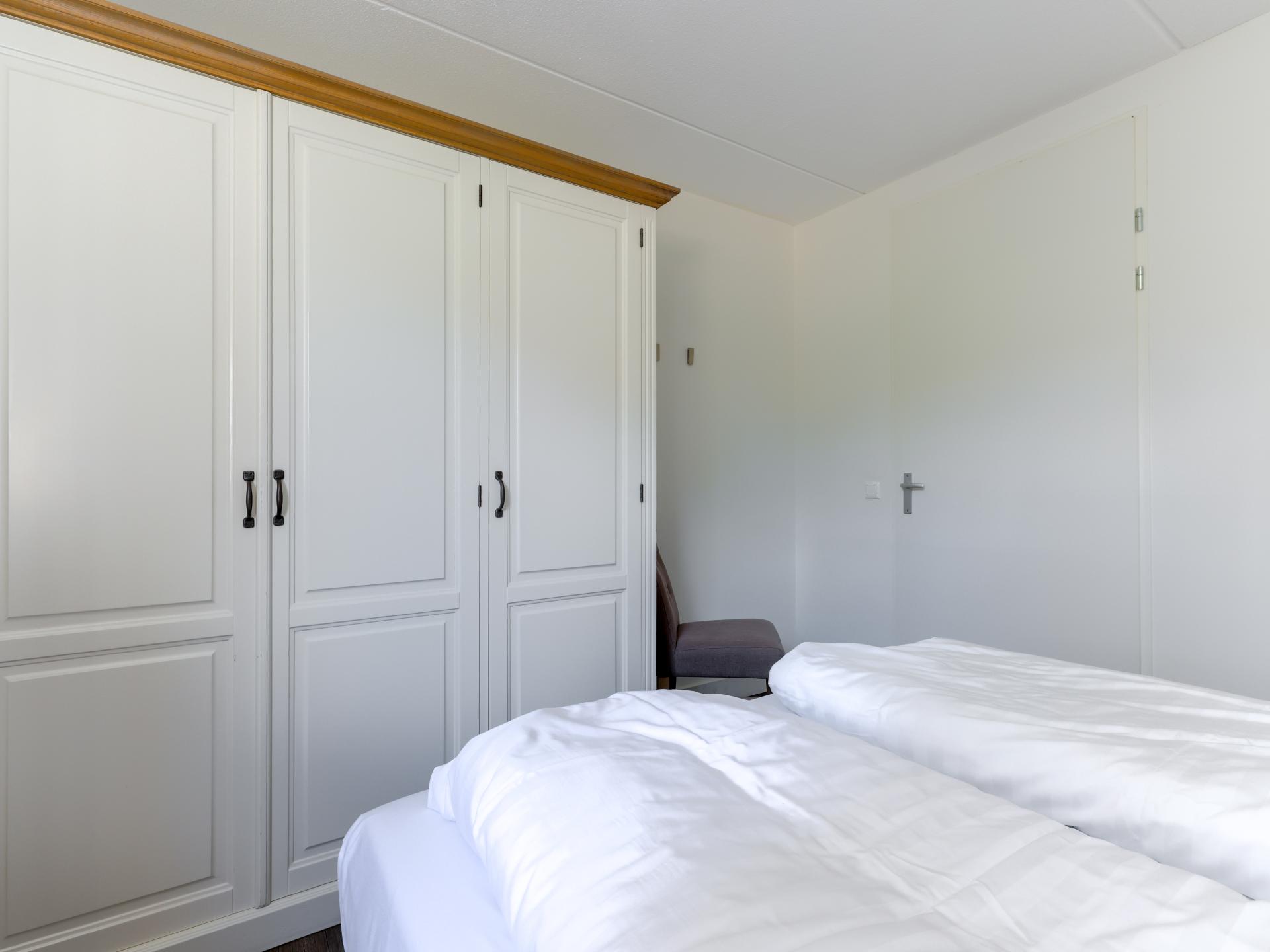 Ruim 12-persoons appartement met privé aanlegsteiger aan het Uitgeestermeer - foto 12
