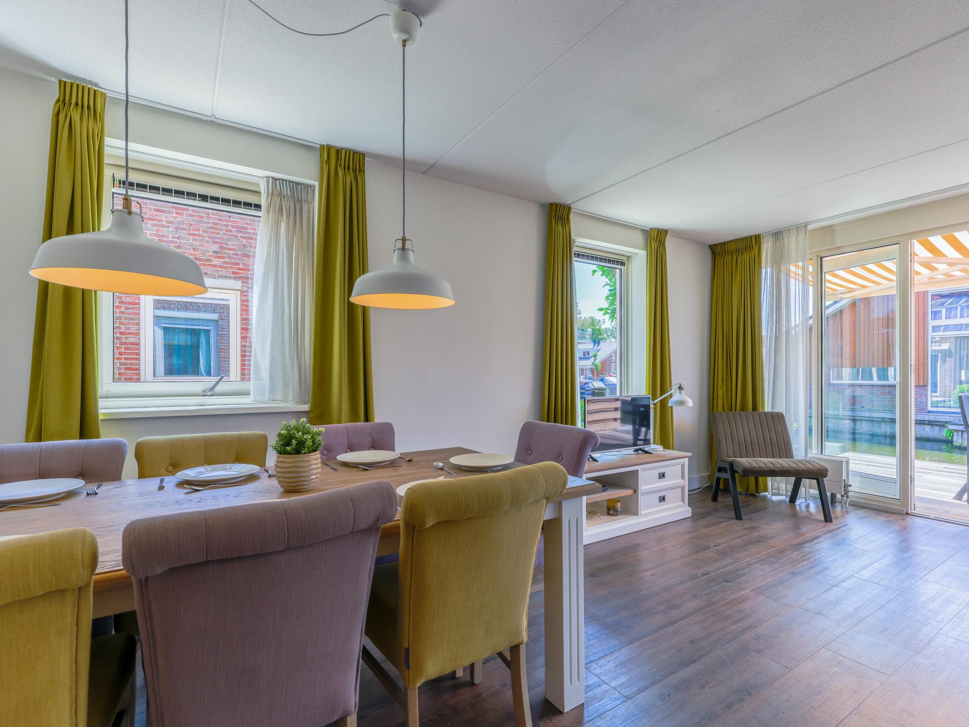 Ruim 12-persoons appartement met privé aanlegsteiger aan het Uitgeestermeer - foto 7