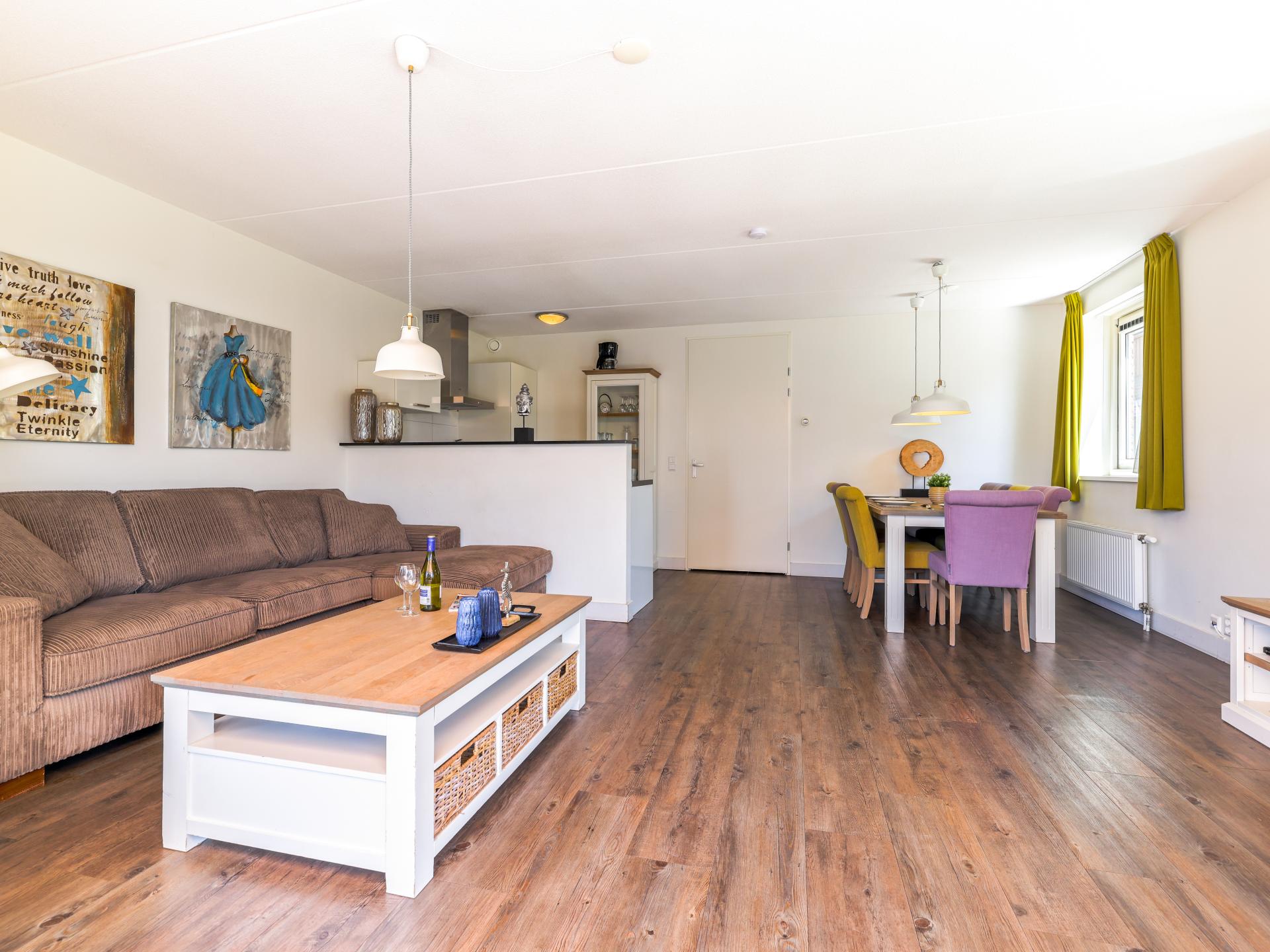 Ruim 12-persoons appartement met privé aanlegsteiger aan het Uitgeestermeer - foto 5
