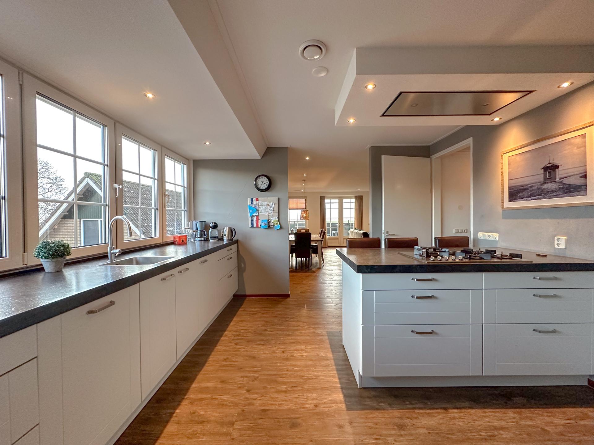 Op 750 m van het strand: ruim luxe appartement in centrum Westerland - foto 12