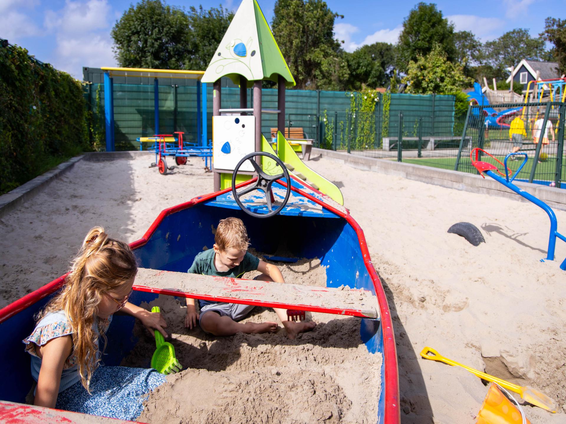 Luxe chalet op kleinschalig vakantiepark nabij Waddenzee en strand - foto 15