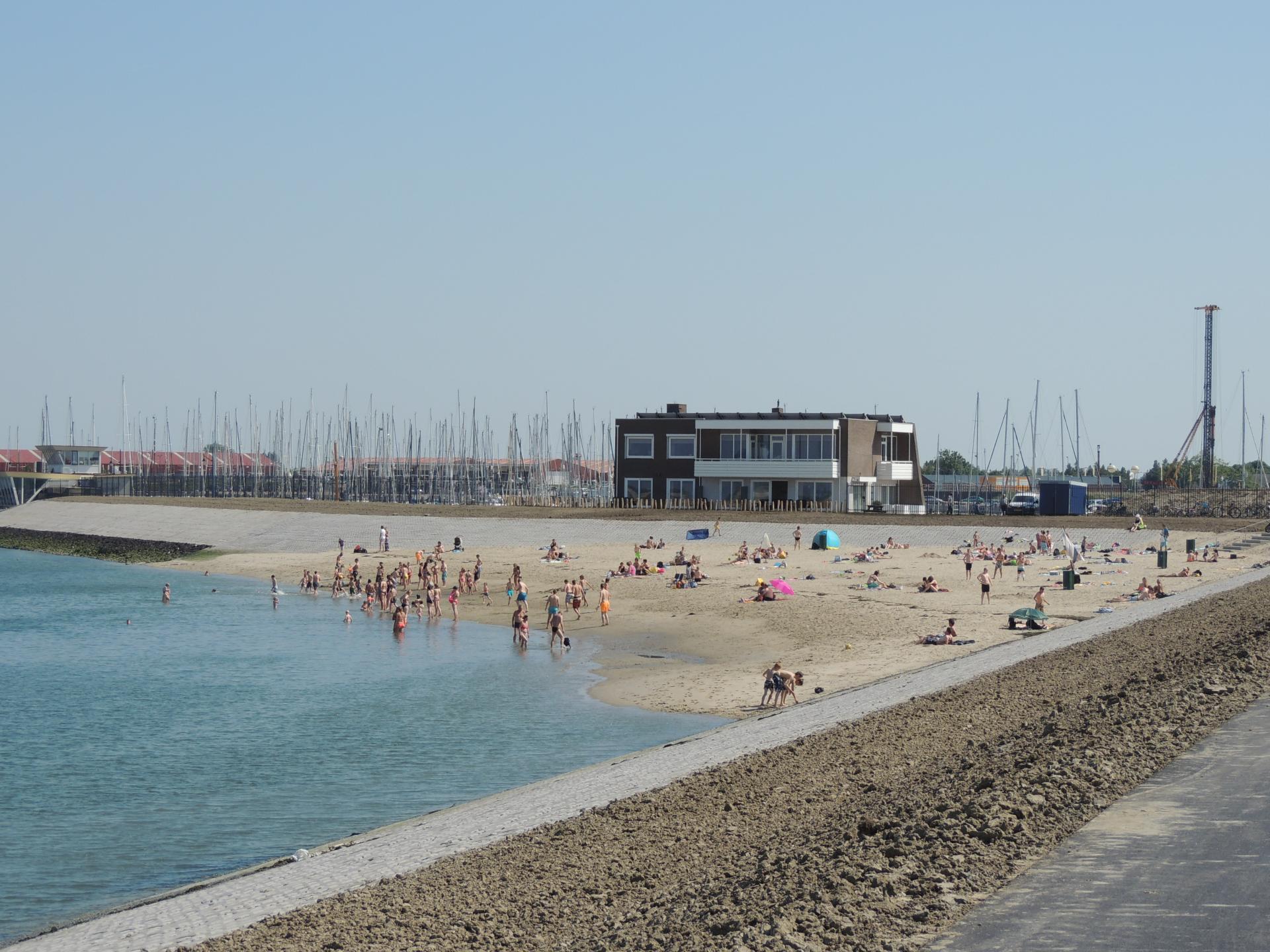 Sfeervol houten chalet aan de Oosterschelde op Tholen - foto 37