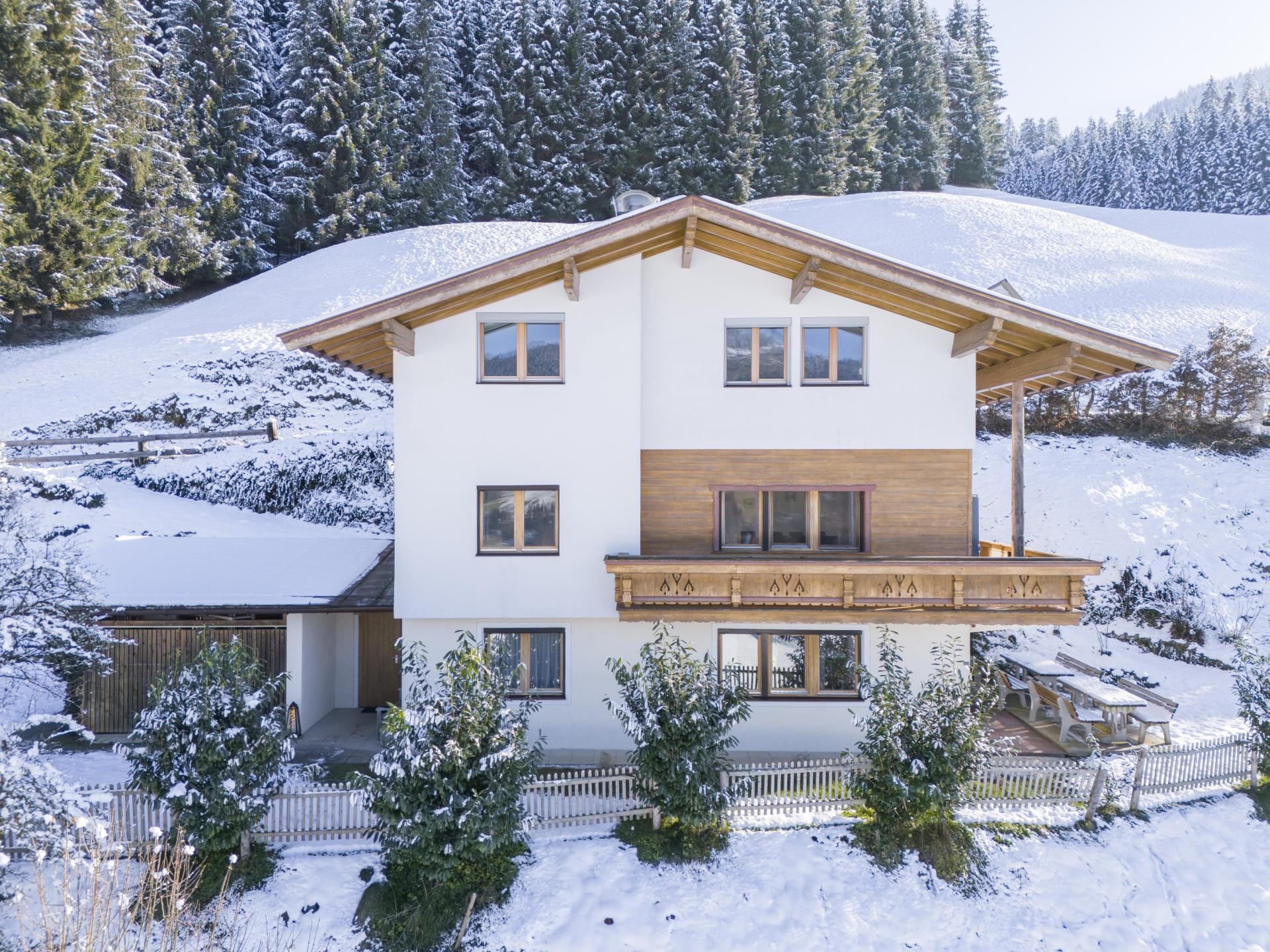 Ruim vakantiehuis voor 14 personen met sauna direct aan de piste in Itter - foto 40