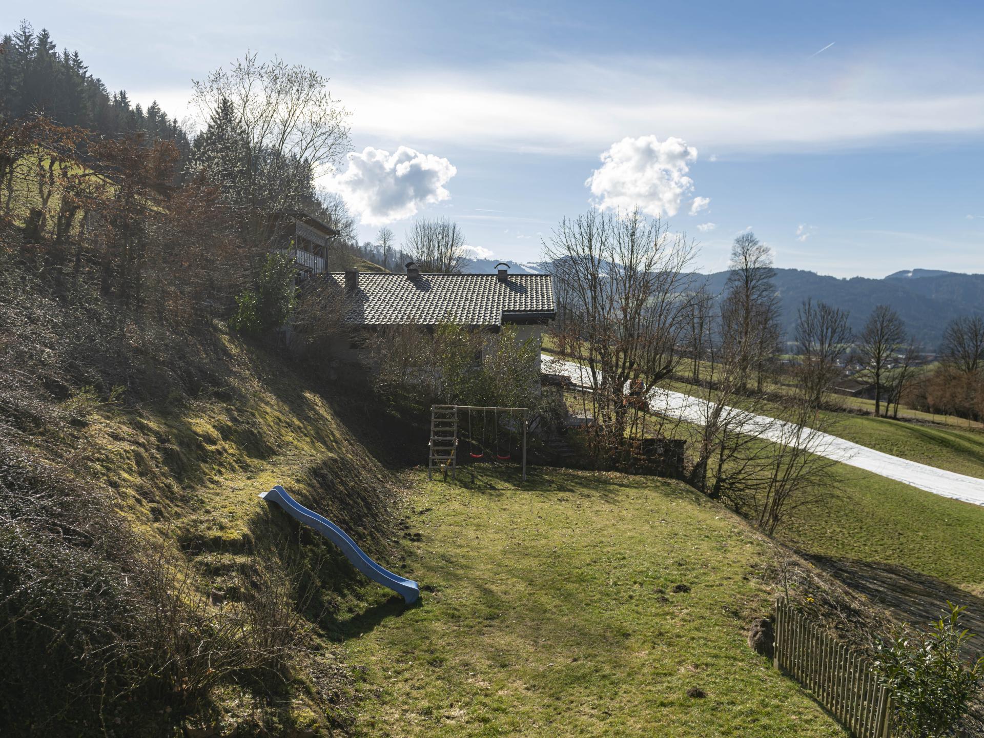 Ruim vakantiehuis voor 14 personen met sauna direct aan de piste in Itter - foto 35