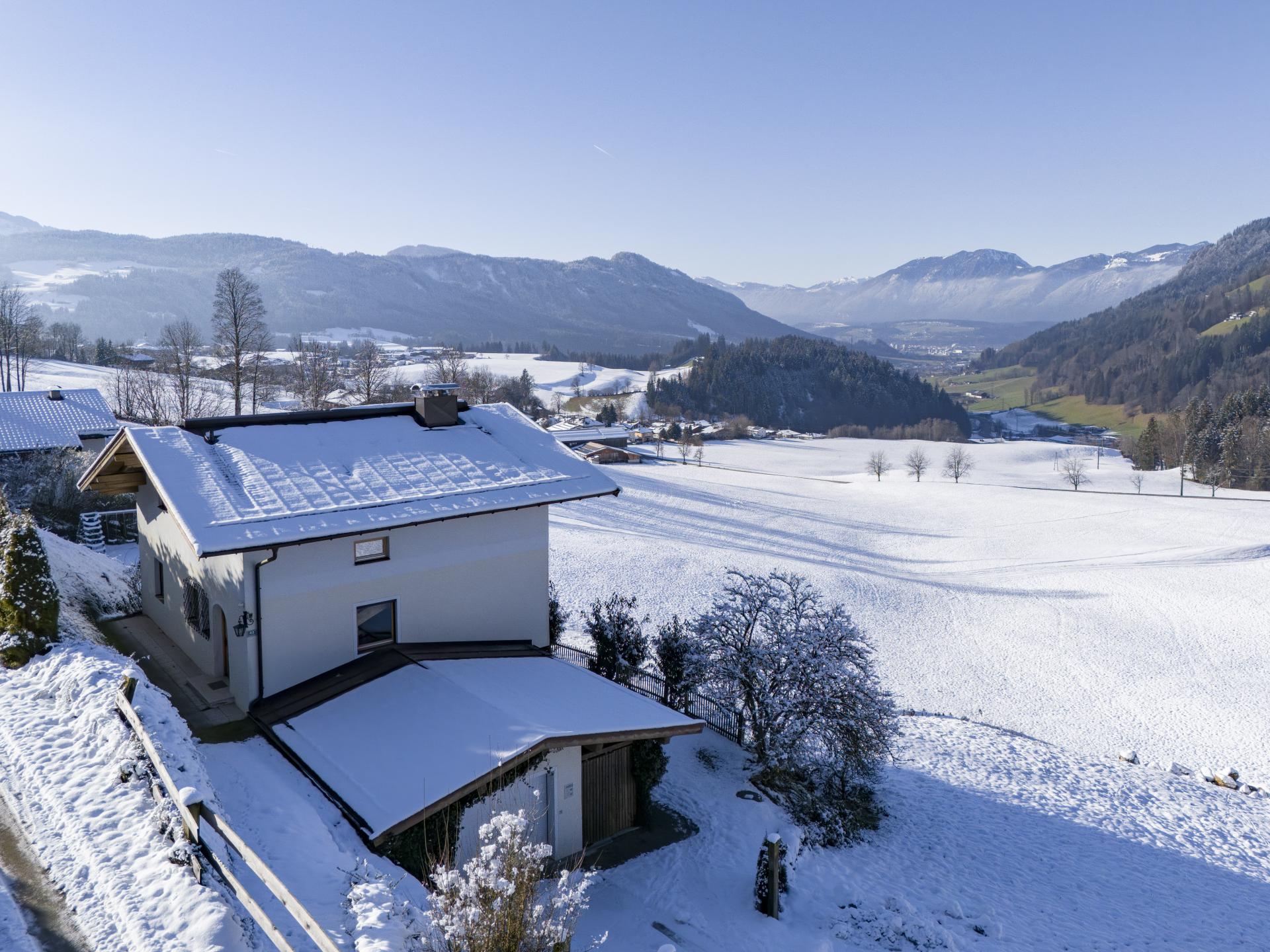 Ruim vakantiehuis voor 14 personen met sauna direct aan de piste in Itter - foto 45