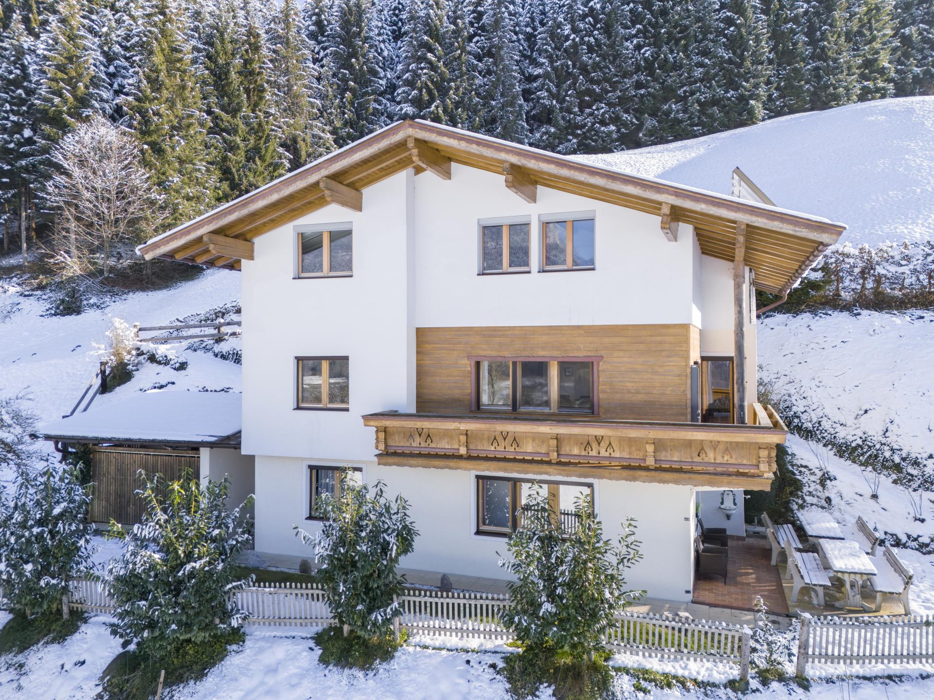 Ruim vakantiehuis voor 14 personen met sauna direct aan de piste in Itter - foto 42