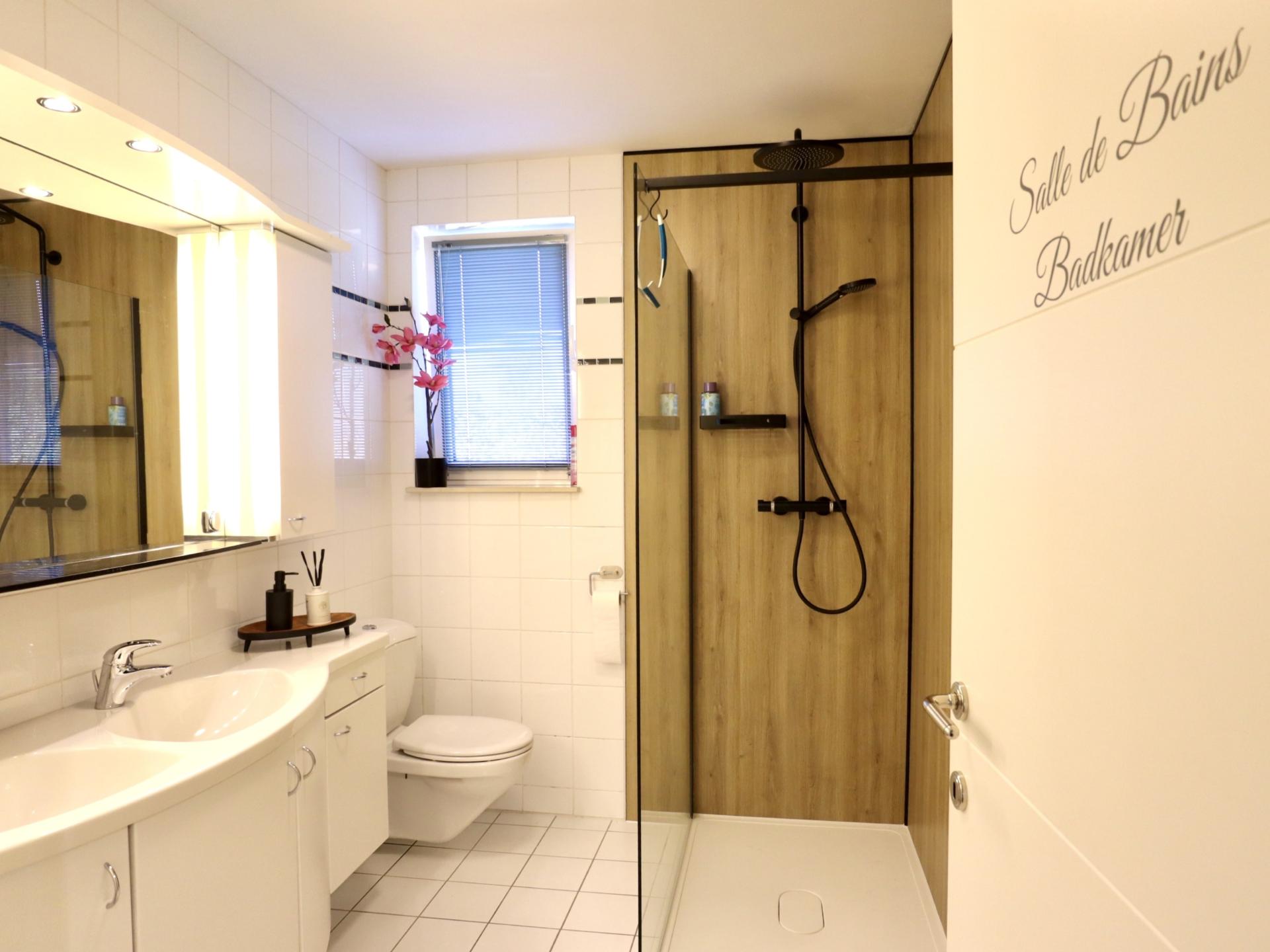 Moderne groepswoning voor 14 personen met sauna en speelruimte in Houffalize - foto 33