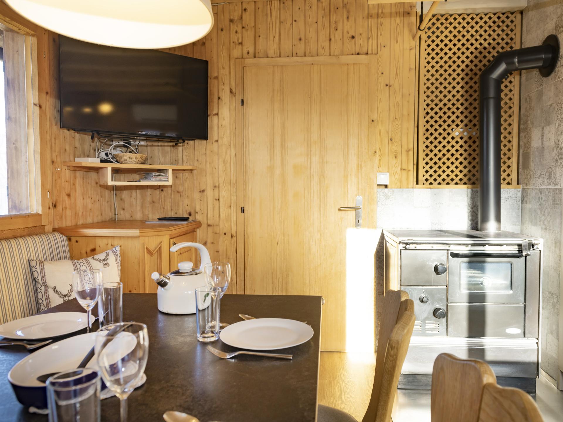 Vrijstaand chalet aan de piste in Pill met privétuin en houtkachel - foto 17