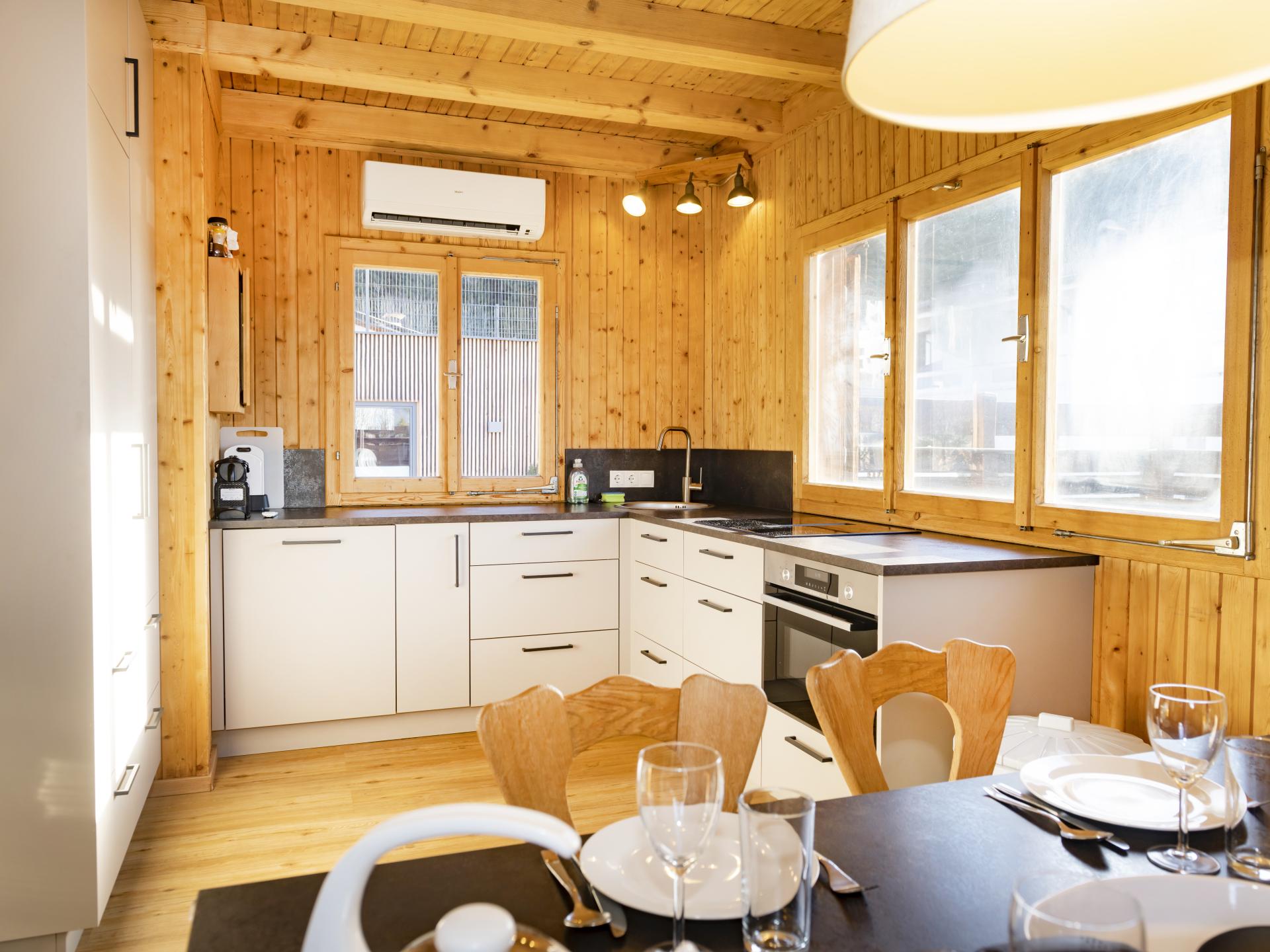 Vrijstaand chalet aan de piste in Pill met privétuin en houtkachel - foto 16