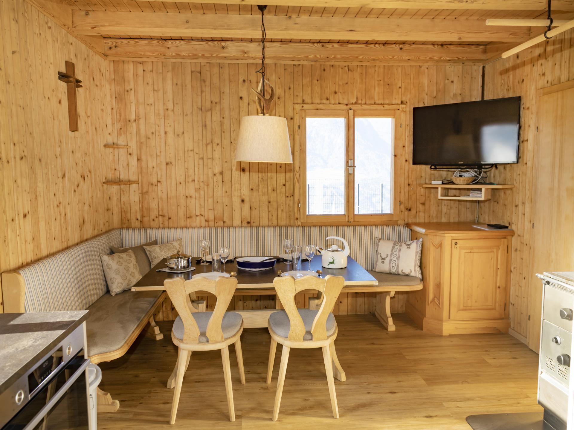 Vrijstaand chalet aan de piste in Pill met privétuin en houtkachel - foto 18
