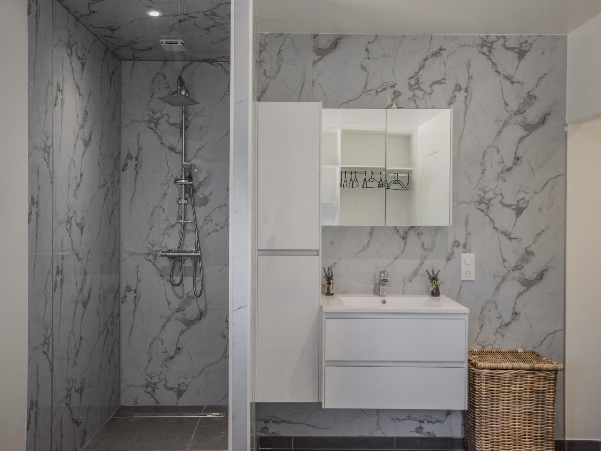 Op 750m van het centrum: Modern vakantiehuis in Lacapelle Marival - foto 21