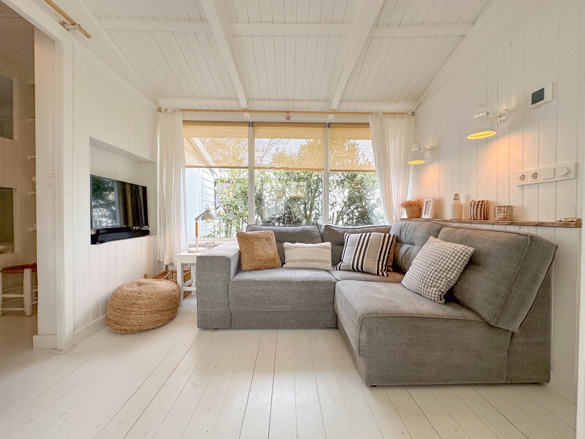 Design strandhuisje met omheinde tuin op autovrij park in Callantsoog - foto 5