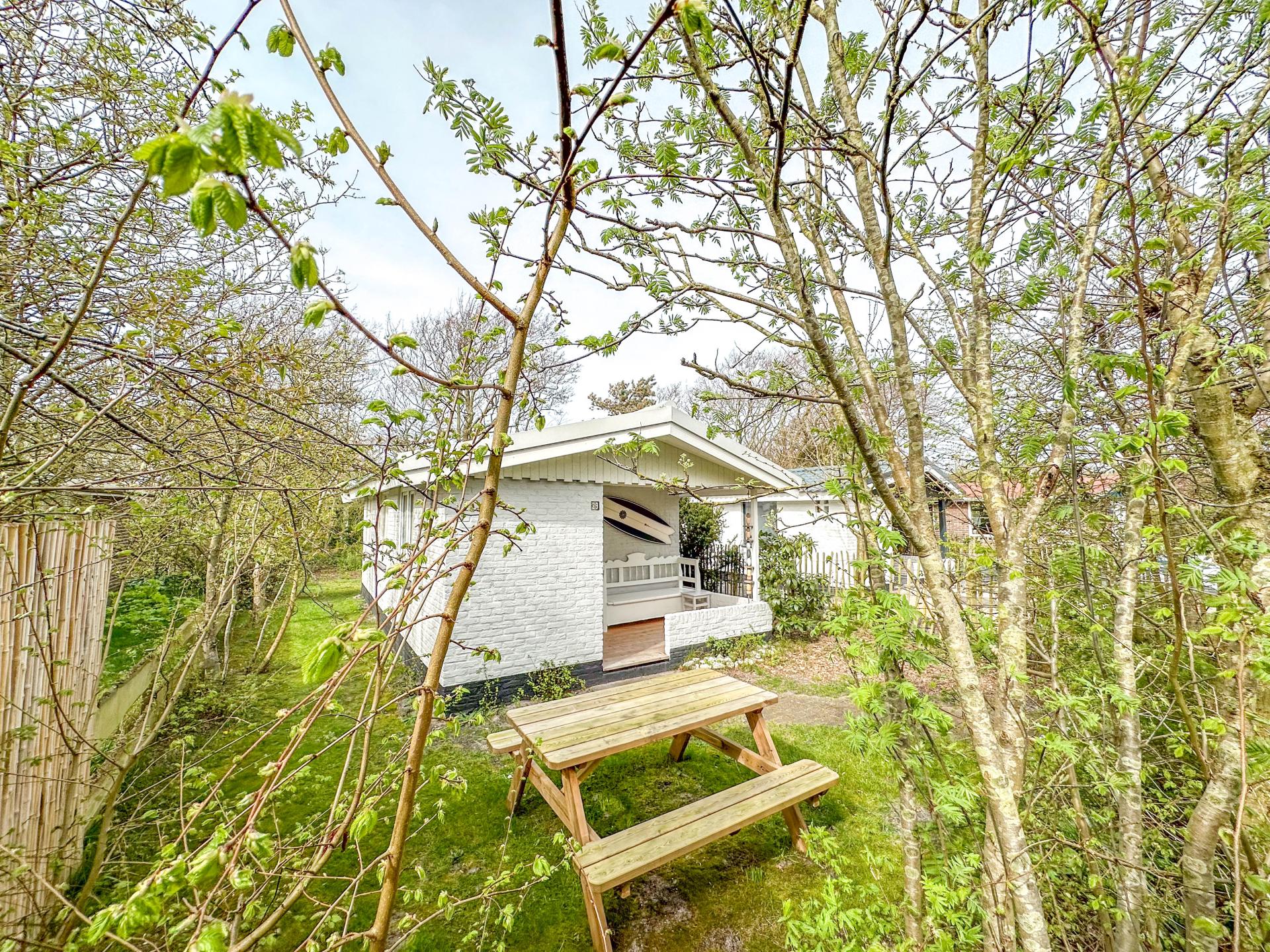 Design strandhuisje met omheinde tuin op autovrij park in Callantsoog - foto 27