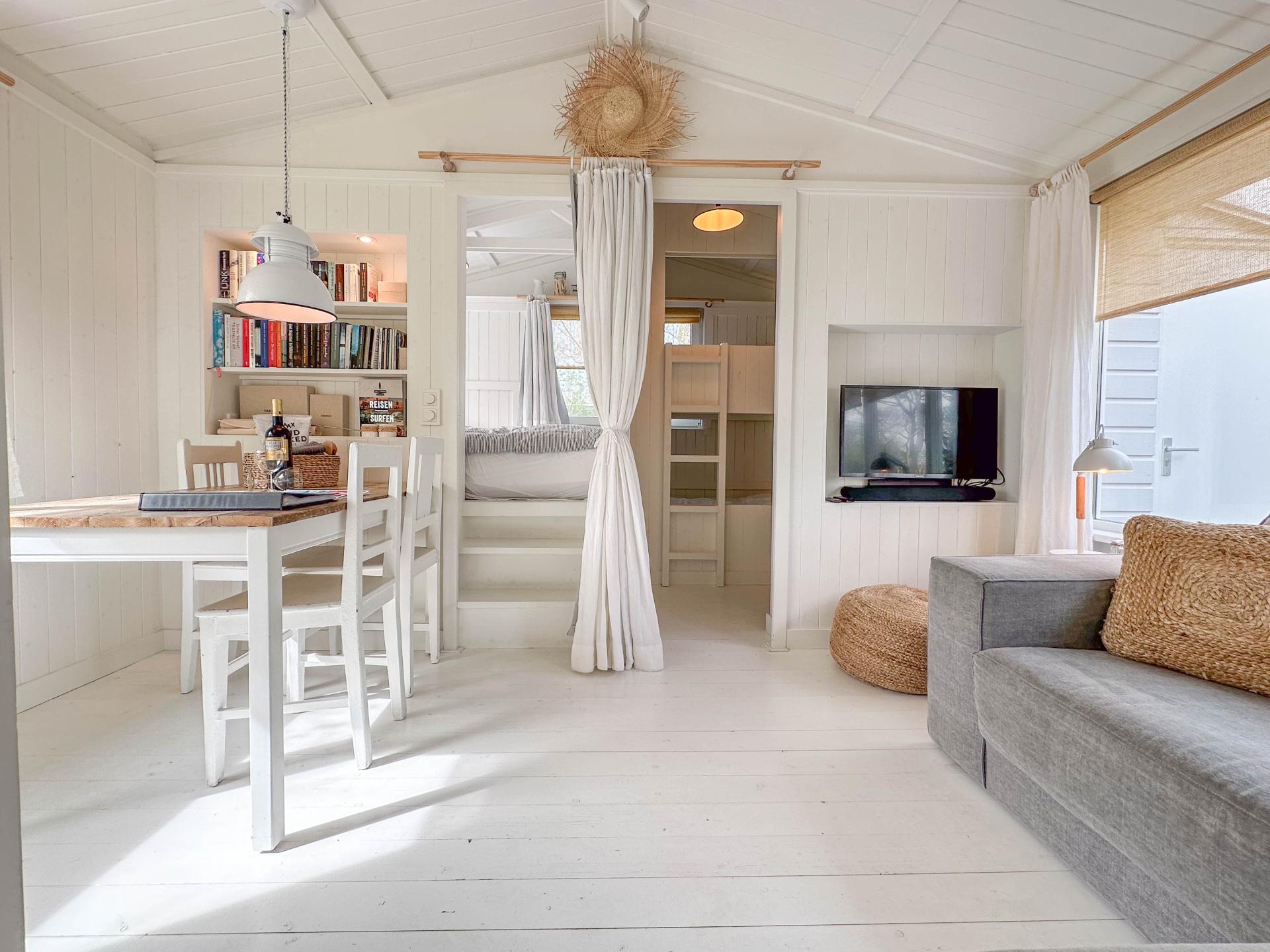 Design strandhuisje met omheinde tuin op autovrij park in Callantsoog - foto 7