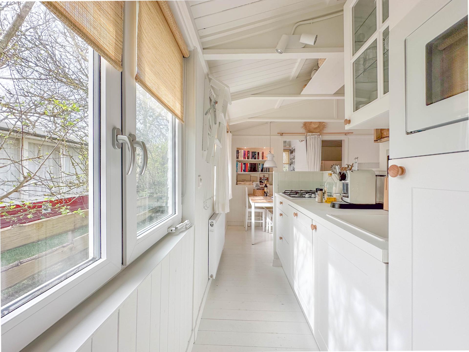 Design strandhuisje met omheinde tuin op autovrij park in Callantsoog - foto 10