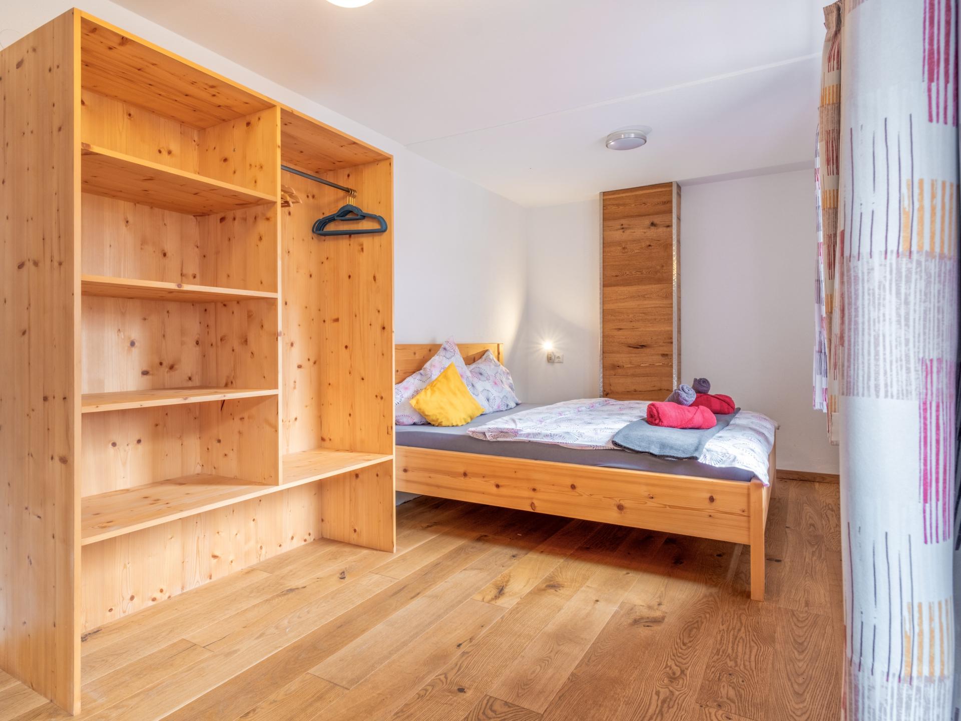 Ruim appartement voor 15 personen op werkende boerderij, vlakbij de skilift - foto 12