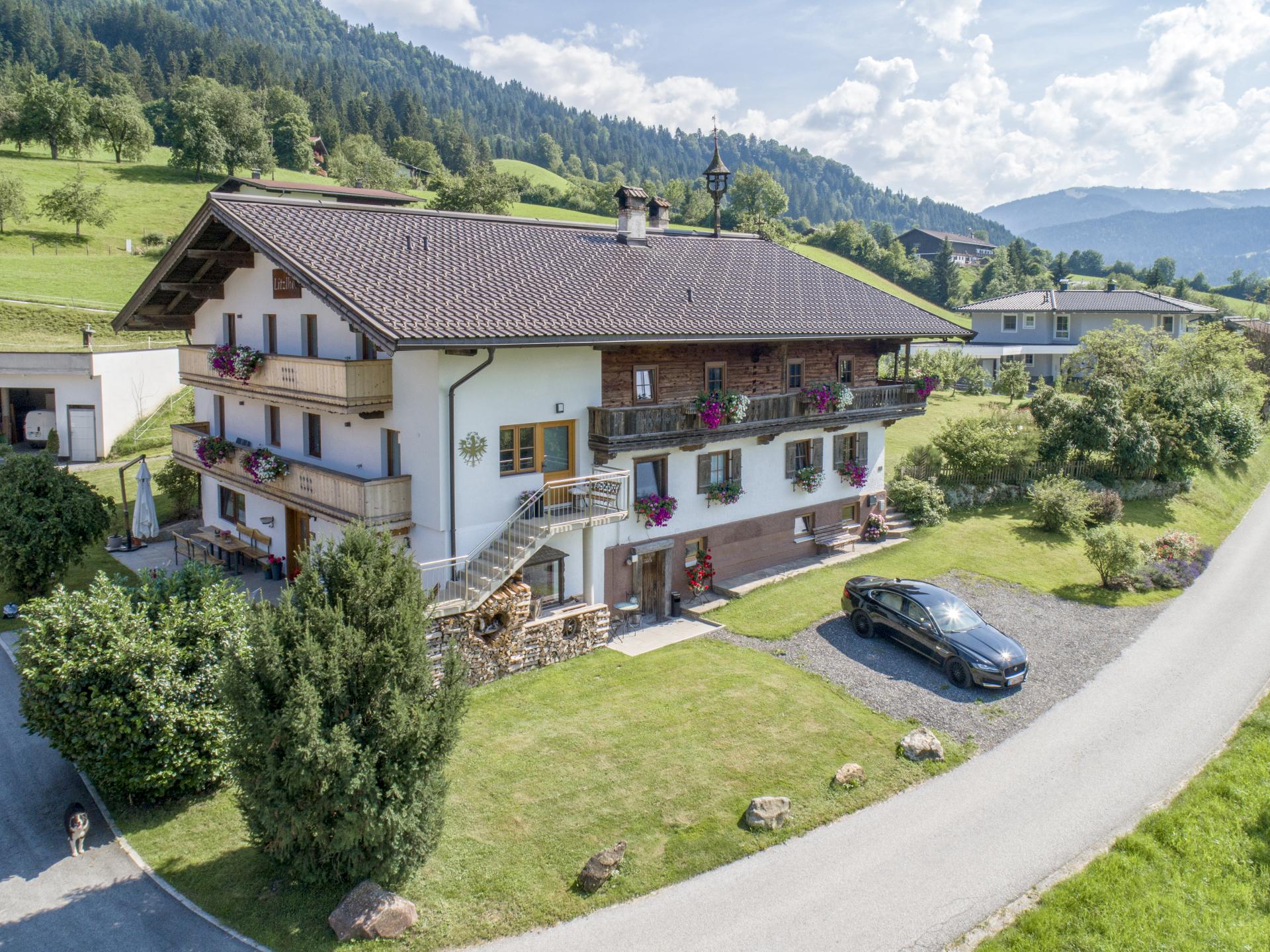 Ruim appartement voor 15 personen op werkende boerderij, vlakbij de skilift - foto 1
