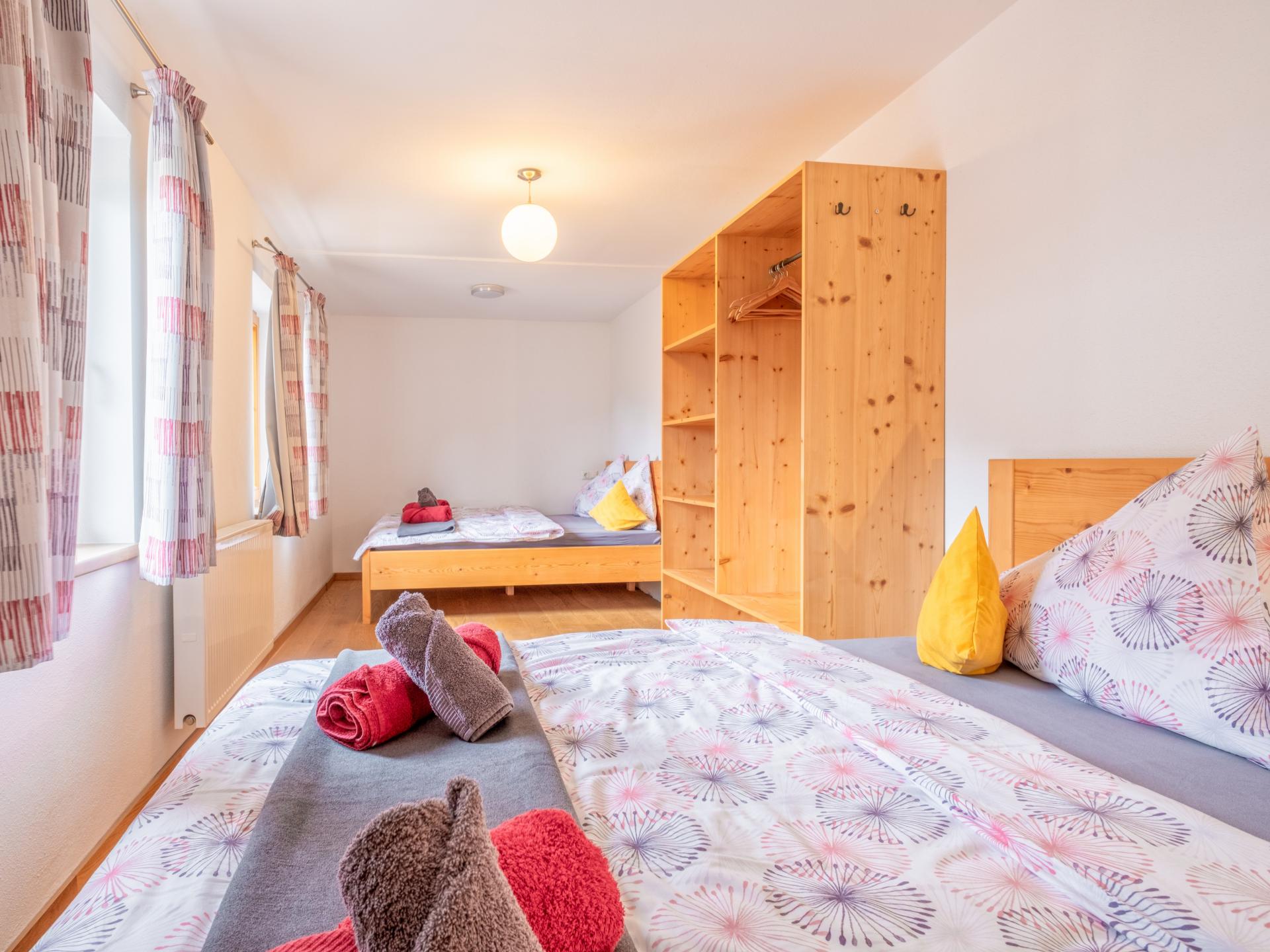 Ruim appartement voor 15 personen op werkende boerderij, vlakbij de skilift - foto 11