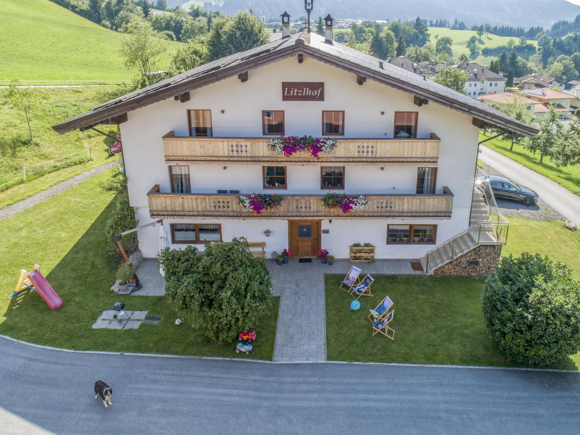 Ruim appartement voor 15 personen op werkende boerderij, vlakbij de skilift - foto 3