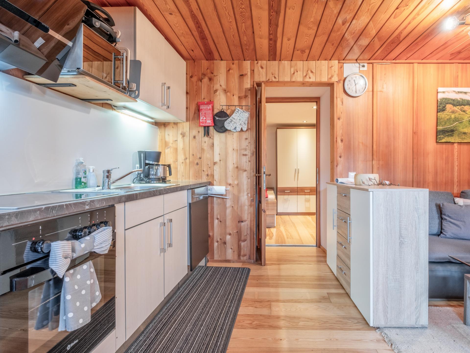 Ruim appartement voor 15 personen op werkende boerderij, vlakbij de skilift - foto 32