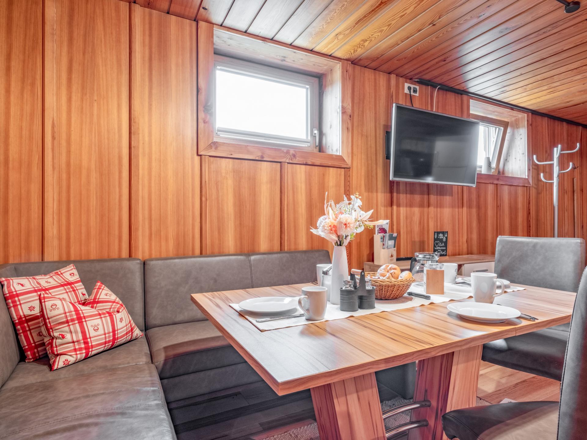 Ruim appartement voor 15 personen op werkende boerderij, vlakbij de skilift - foto 41