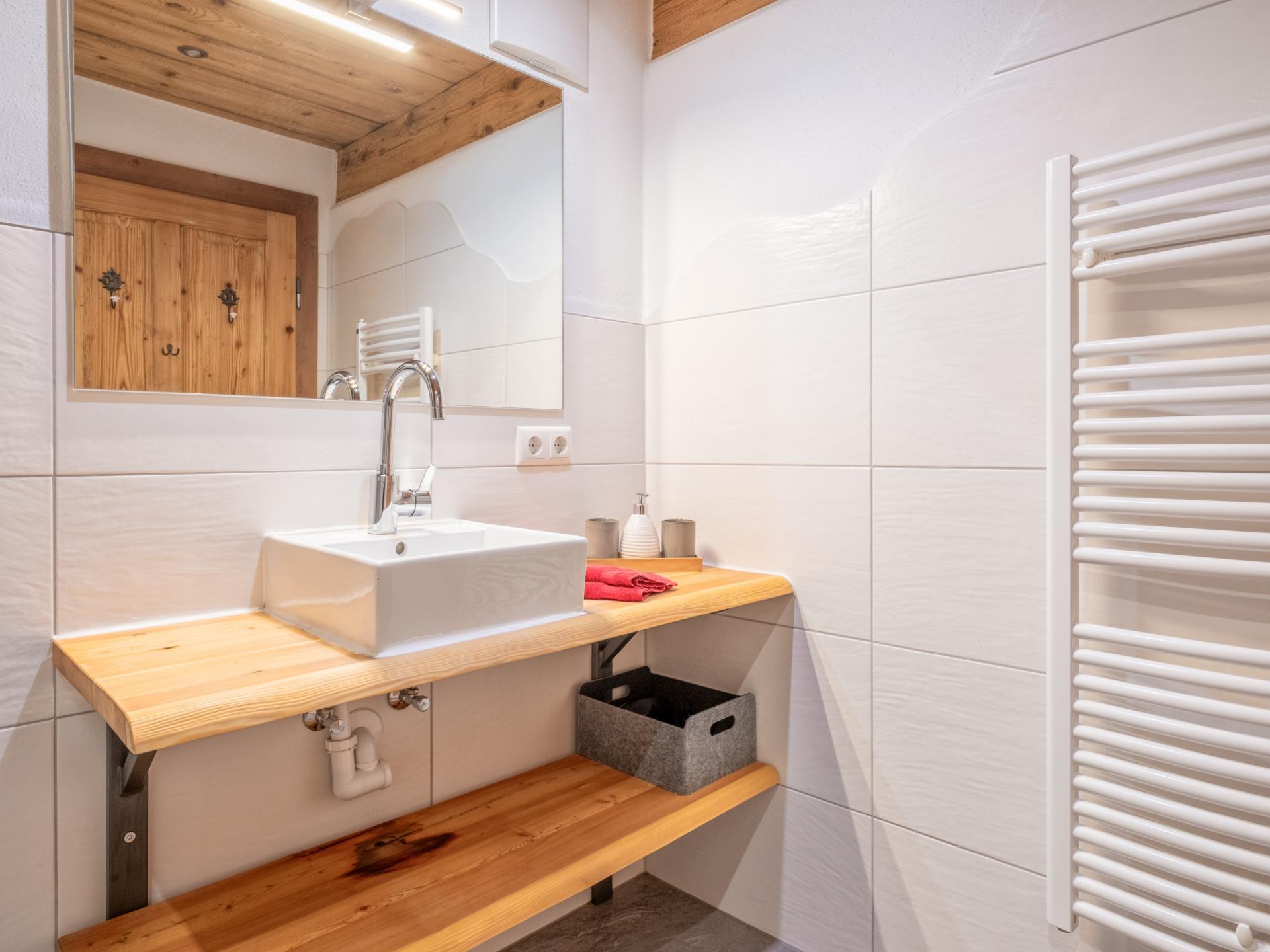 Ruim appartement voor 15 personen op werkende boerderij, vlakbij de skilift - foto 26