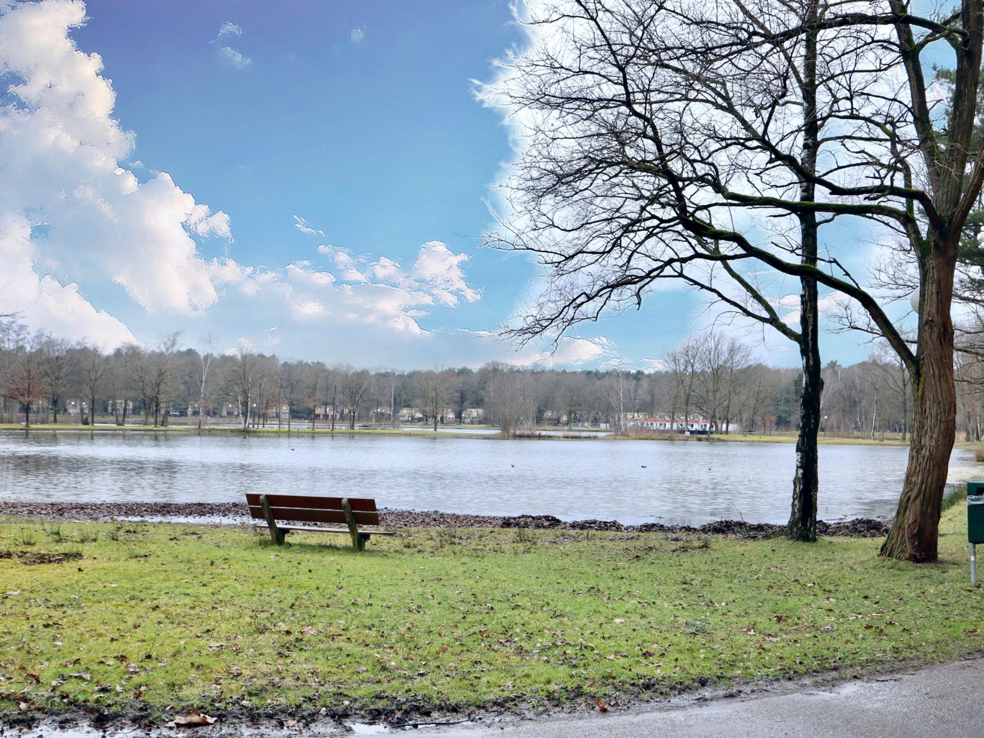 2-persoons vrijstaand vakantiehuis aan het meer in Lanaken - foto 29