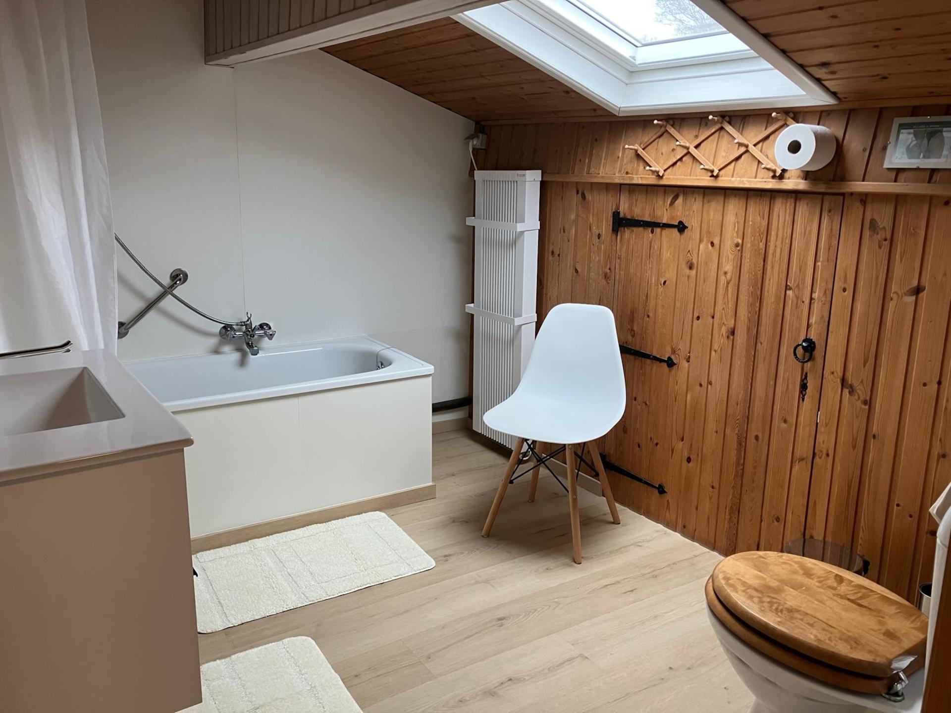 Knus vakantiehuis met houtkachel en grote tuin aan de bosrand bij Trois-Ponts - foto 8