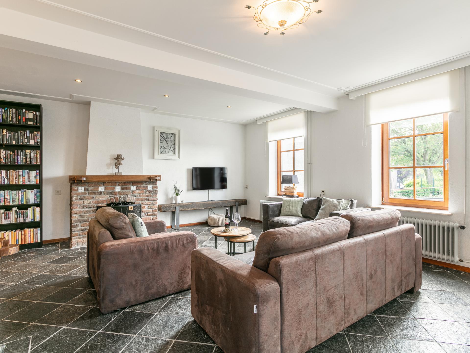 Luxe boerderijappartement met zonnig terras in heuvelachtig Klimmen - foto 11