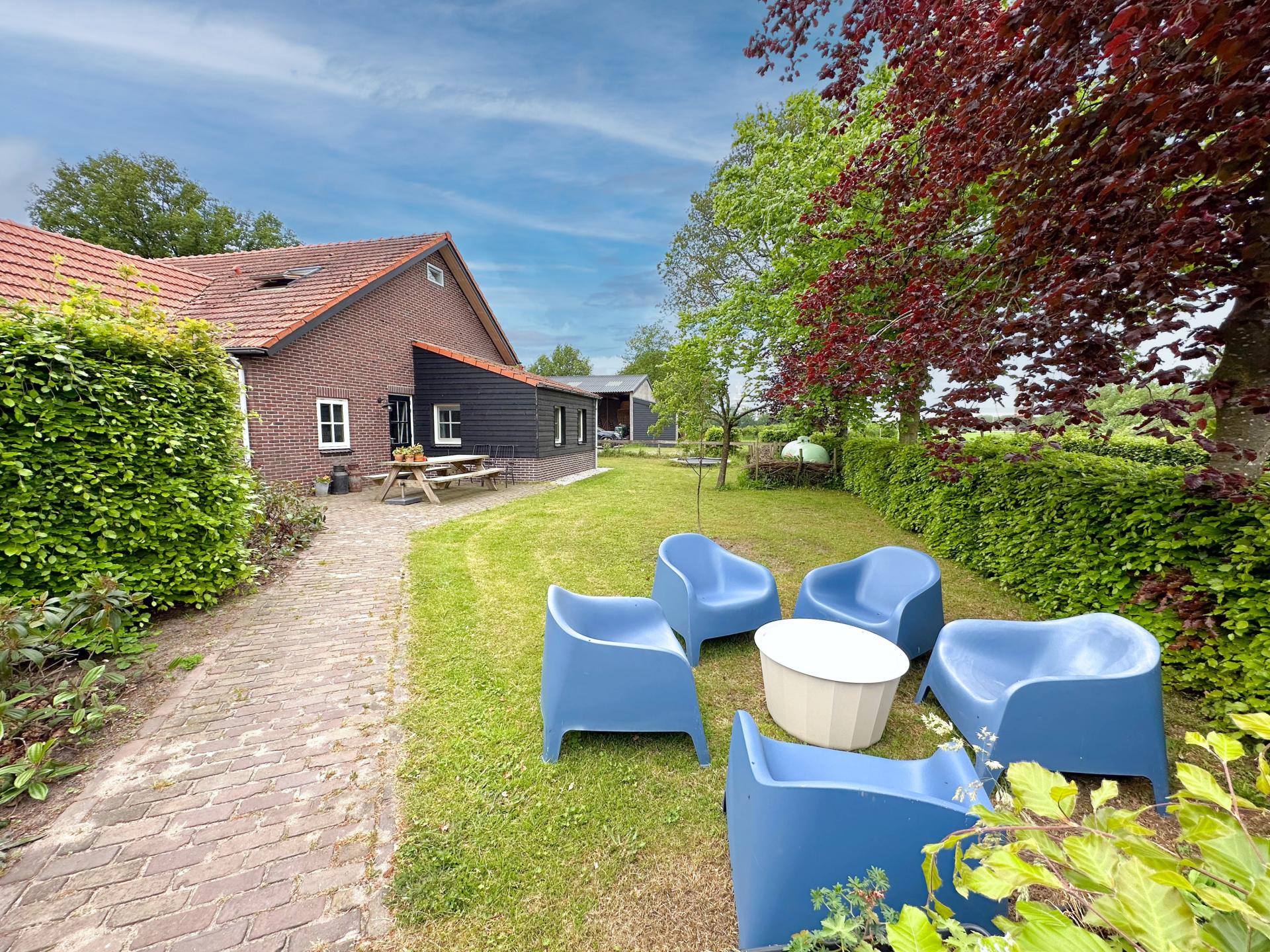 Landelijk vakantiehuis aan bosrand met 2 badkamers en omheinde tuin - foto 3