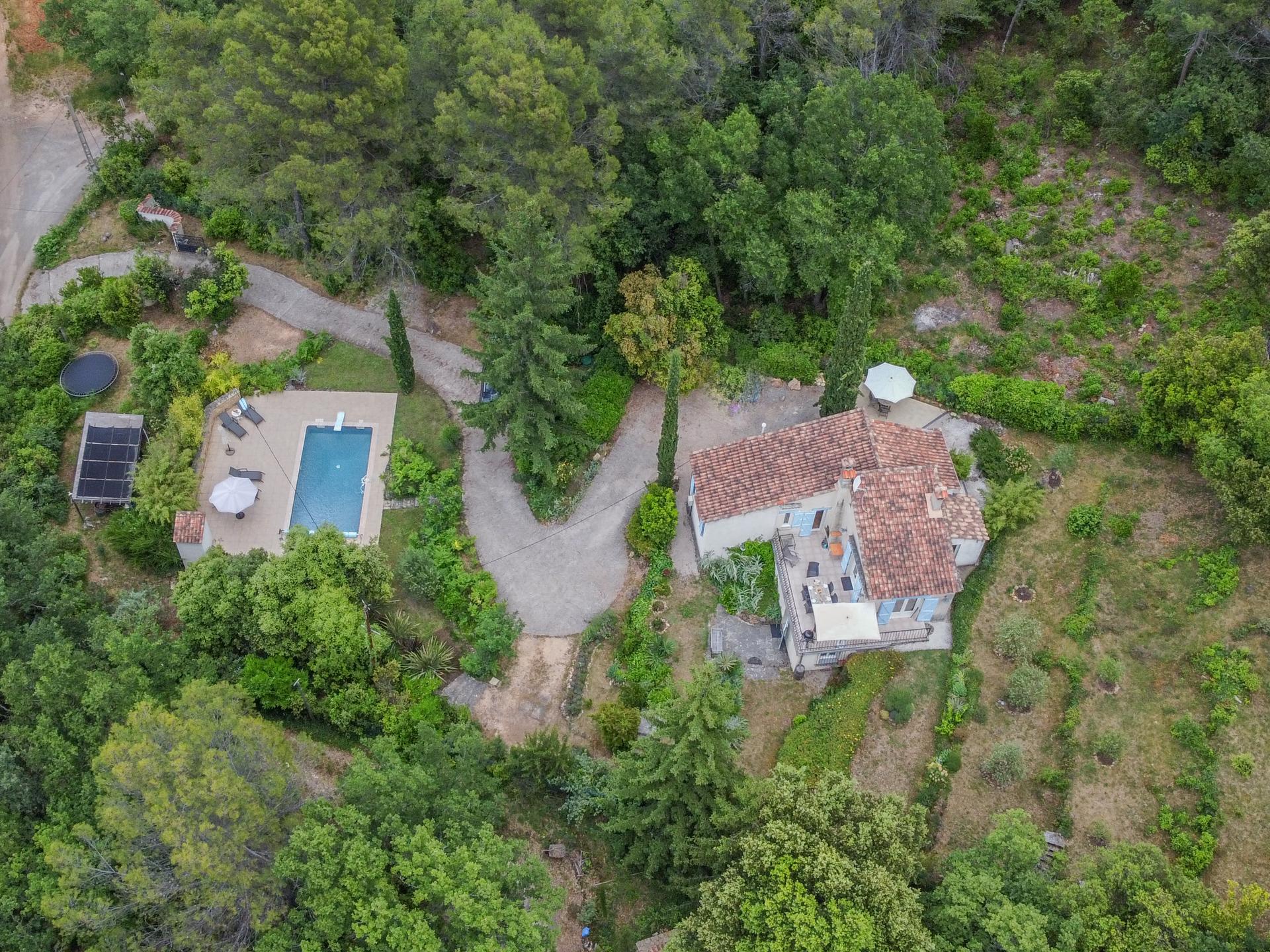 Vrijstaand huis in het bos bij Nans-les-Pins met 3 slaapkamers en terrassen - foto 28