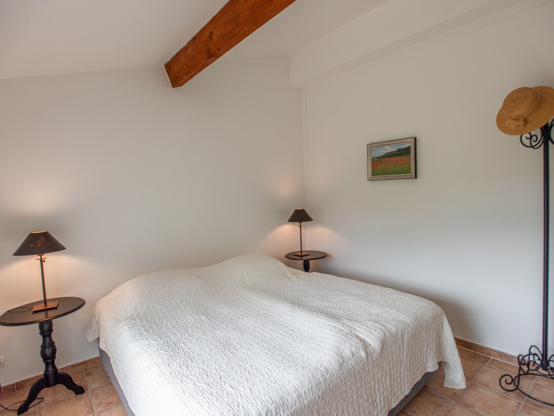 Vrijstaand huis in het bos bij Nans-les-Pins met 3 slaapkamers en terrassen - foto 12