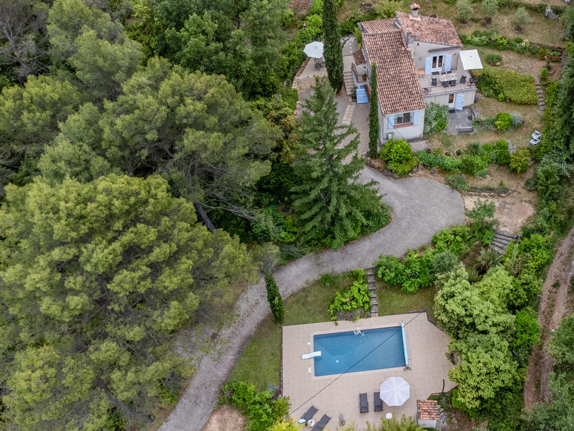 Vrijstaand huis in het bos bij Nans-les-Pins met 3 slaapkamers en terrassen - foto 29