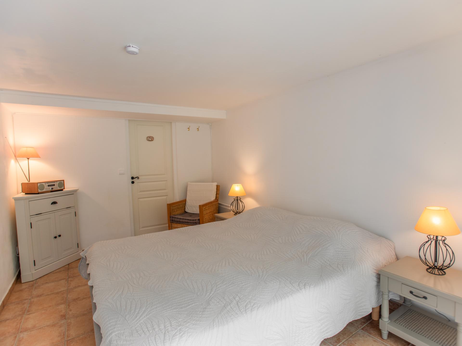 Vrijstaand huis in het bos bij Nans-les-Pins met 3 slaapkamers en terrassen - foto 19
