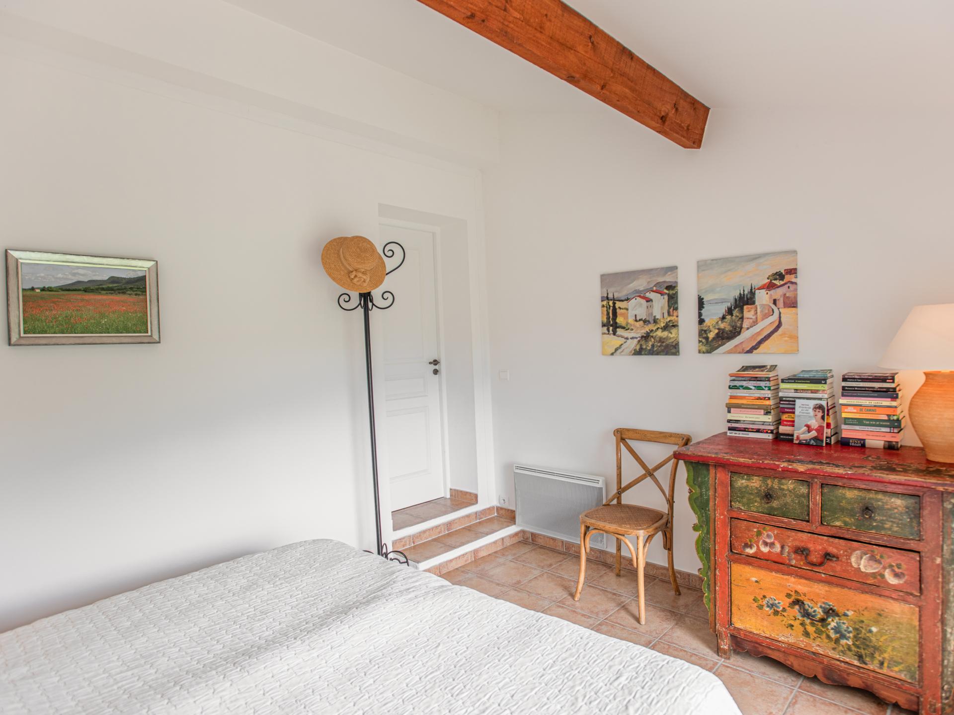 Vrijstaand huis in het bos bij Nans-les-Pins met 3 slaapkamers en terrassen - foto 13