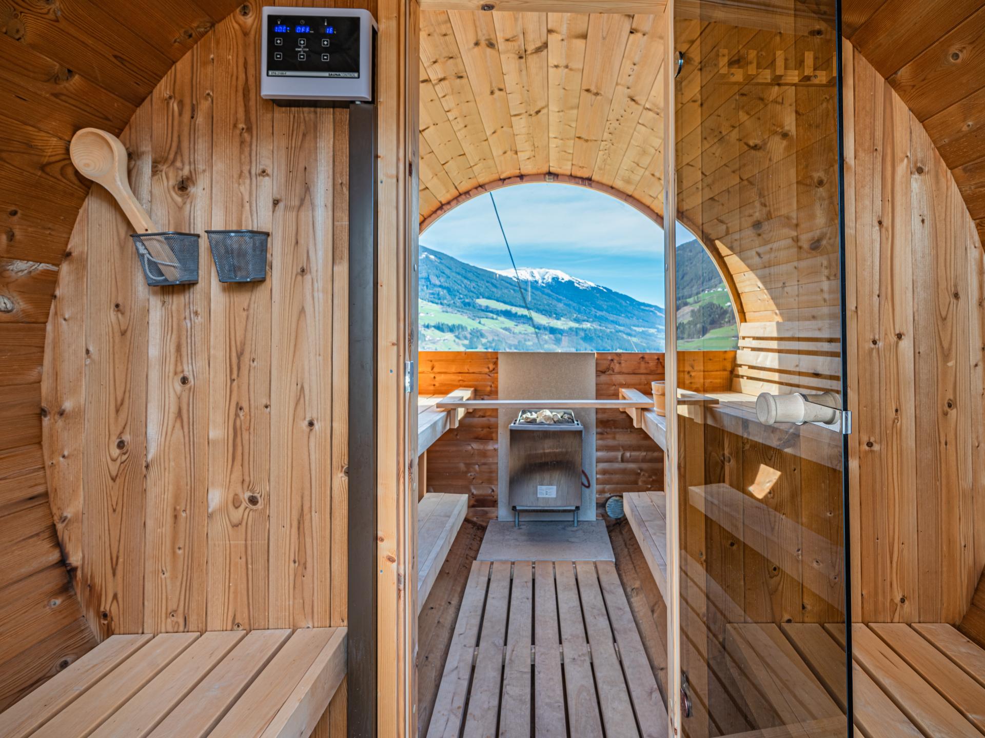 Authentiek berghuis voor 35 personen met sauna en watervalzicht in Krimml - foto 2