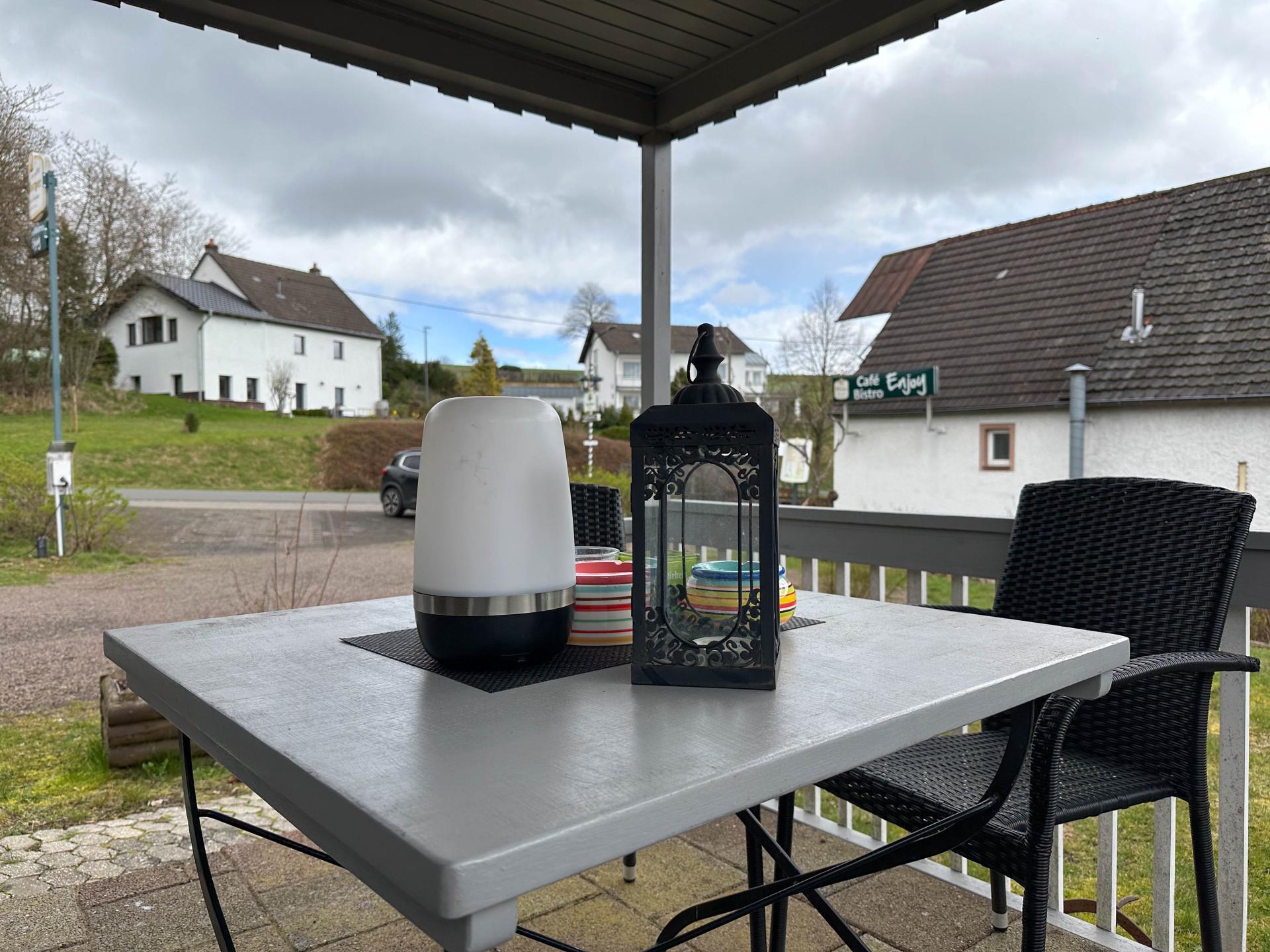 Knus chalet met verwarmd zwembad en bistro in de Vulkaan-Eifel - foto 21