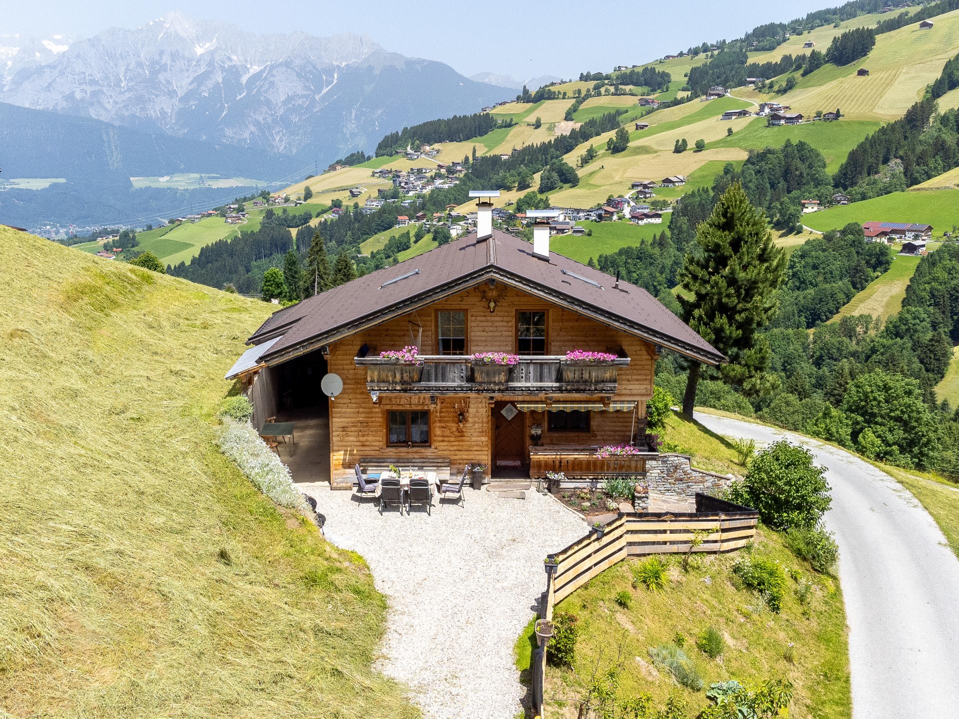 Vrijstaand chalet op de Kolsassberg met uitzicht op het Karwendelgebergte - foto 36
