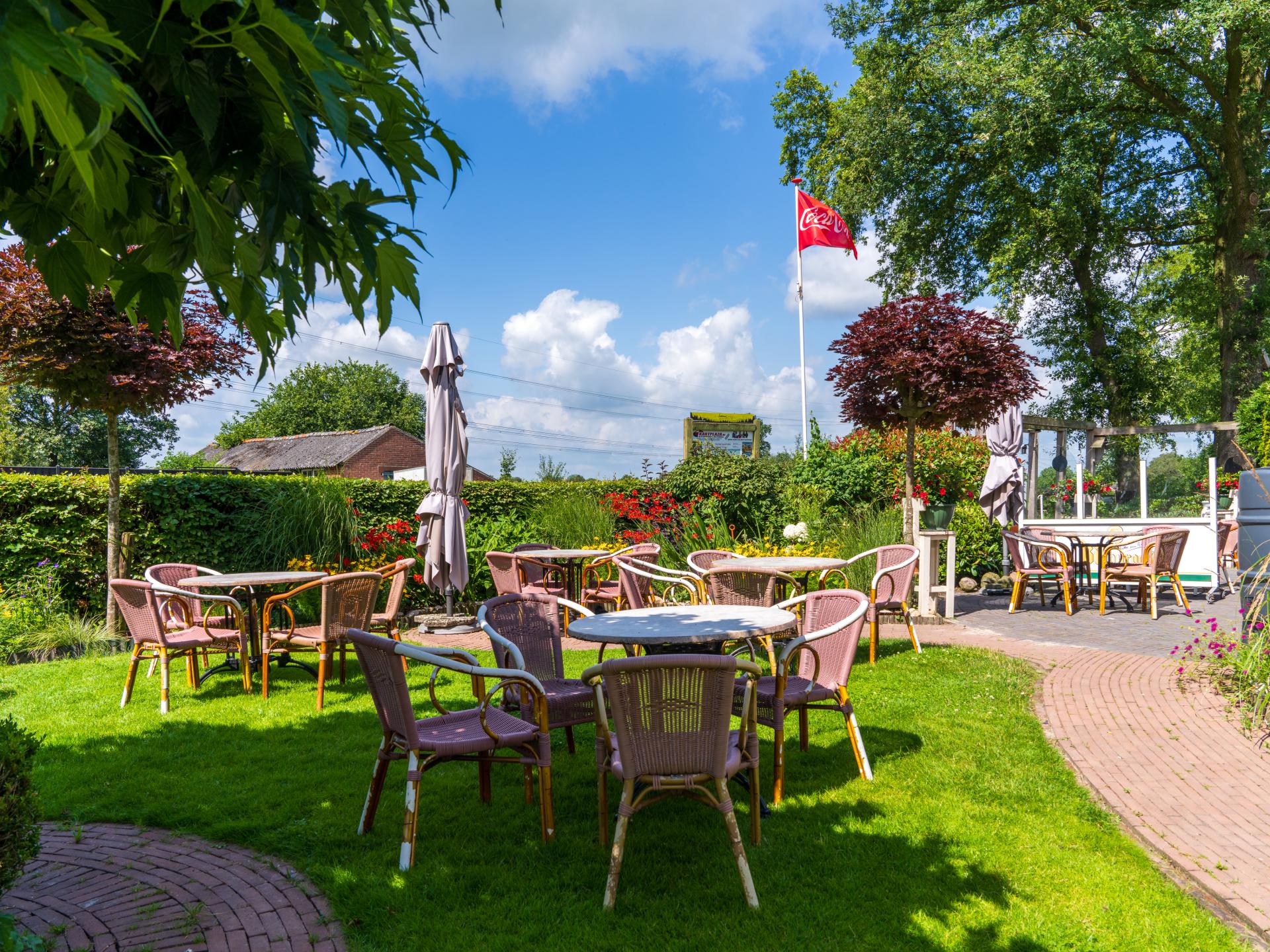 Weidezicht: Nieuw vakantiehuis met grote tuin in hartje Hellendoorn - foto 17