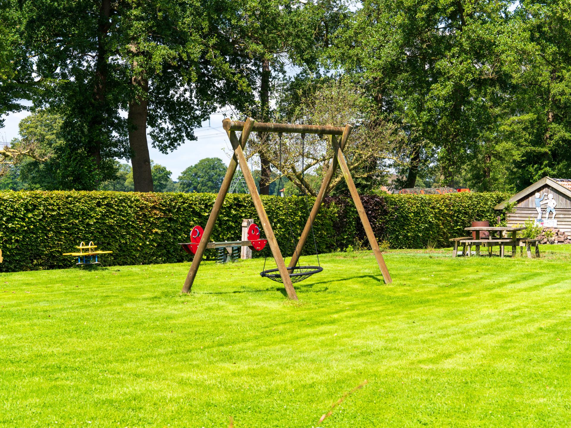 Weidezicht: Nieuw vakantiehuis met grote tuin in hartje Hellendoorn - foto 16