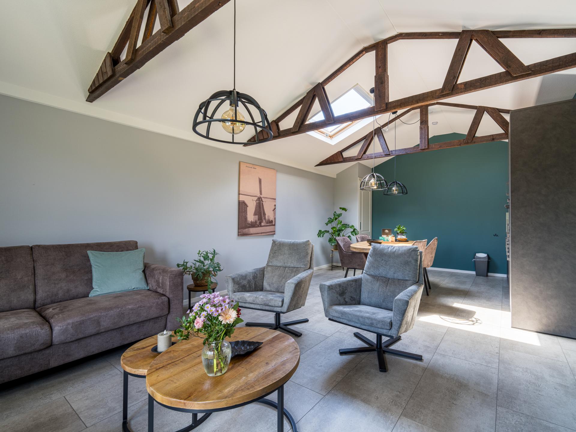 Weidezicht: Nieuw vakantiehuis met grote tuin in hartje Hellendoorn - foto 3
