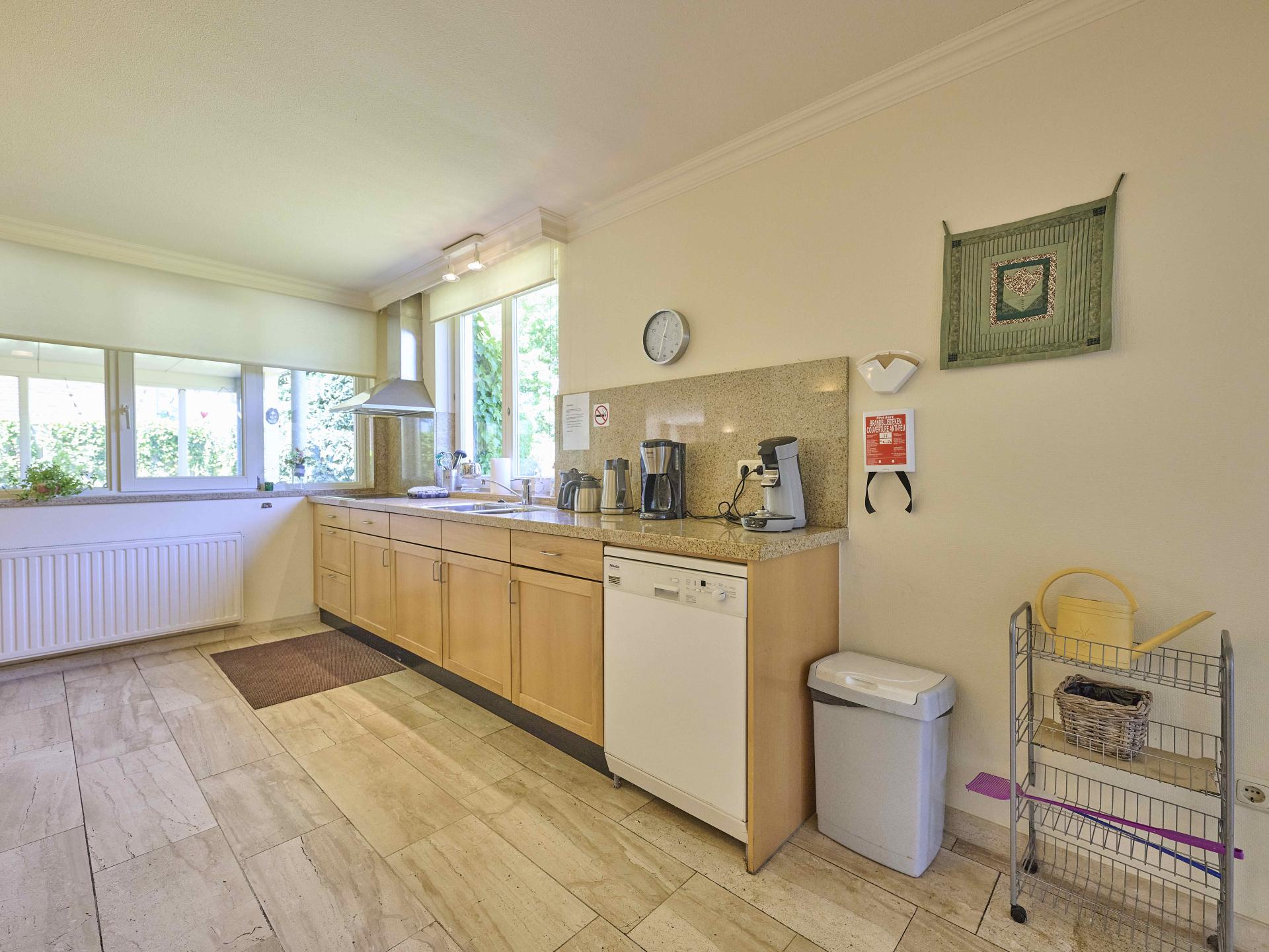 Toegankelijke designvilla in hartje Panningen, ideaal voor 6 personen - foto 14