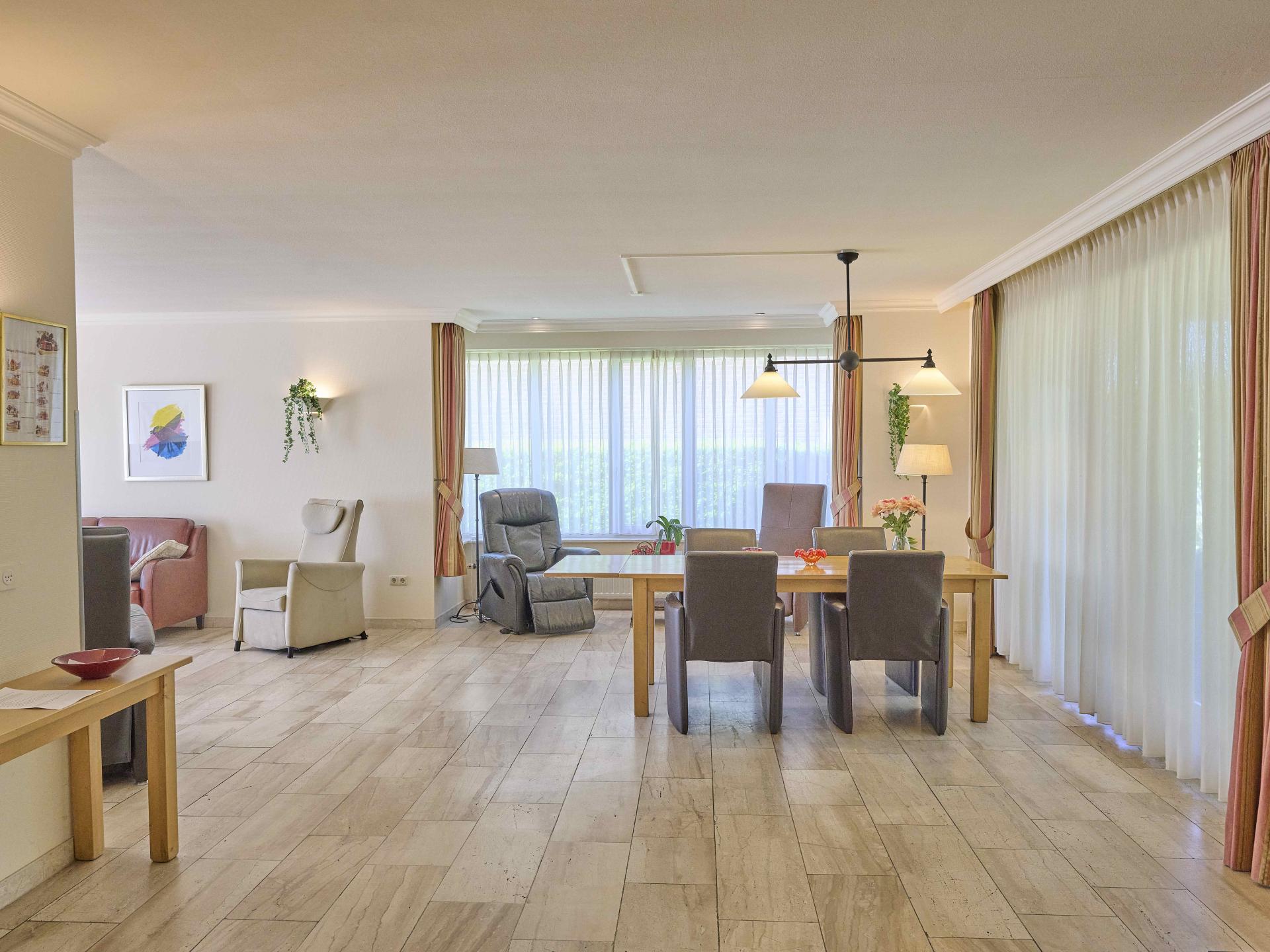 Toegankelijke designvilla in hartje Panningen, ideaal voor 6 personen - foto 13
