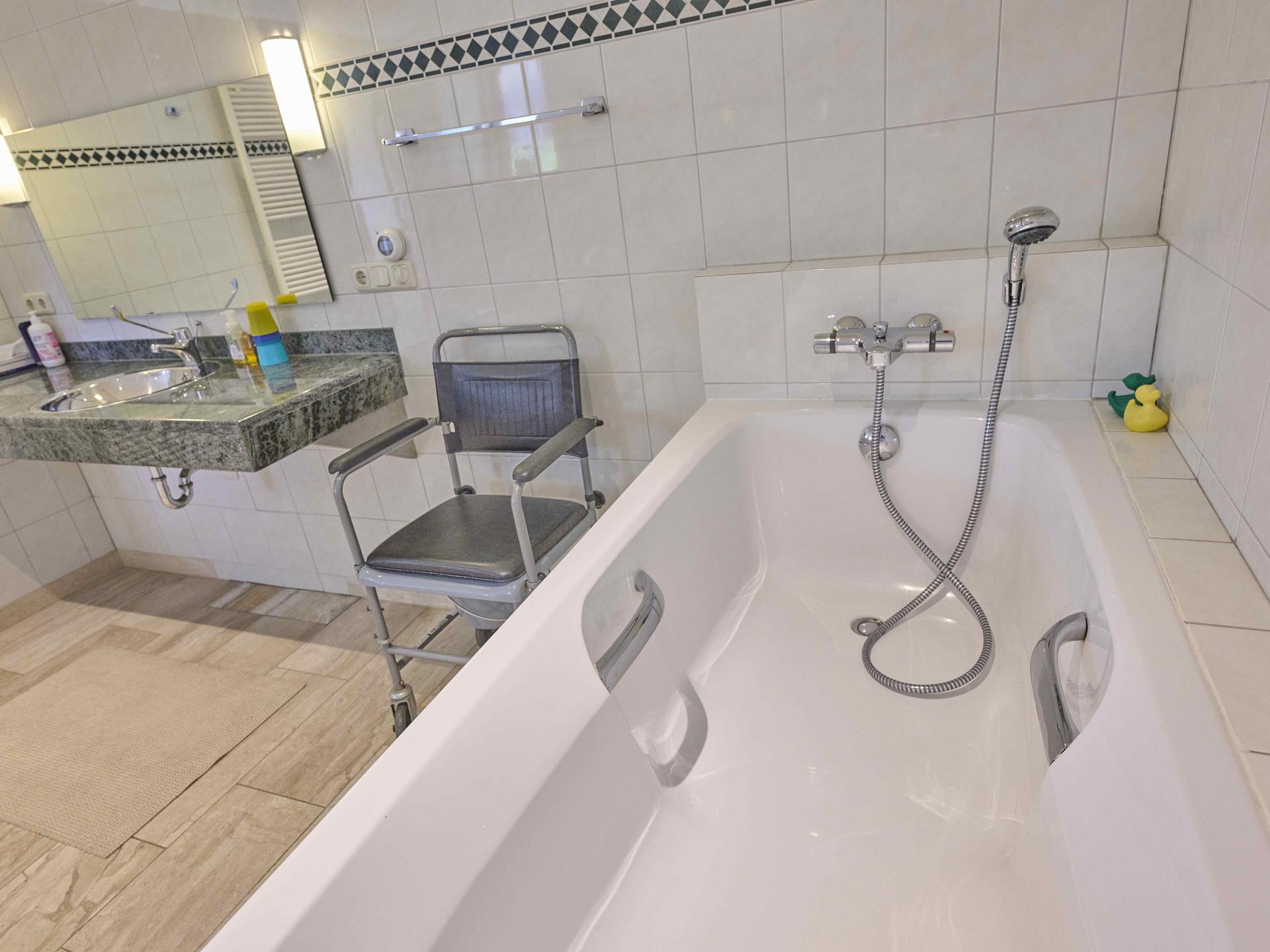 Toegankelijke designvilla in hartje Panningen, ideaal voor 6 personen - foto 32